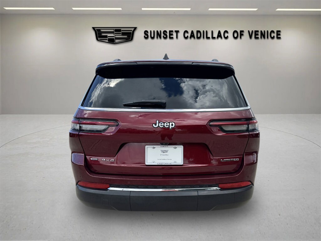 2023 Jeep Grand Cherokee Limited photo 3
