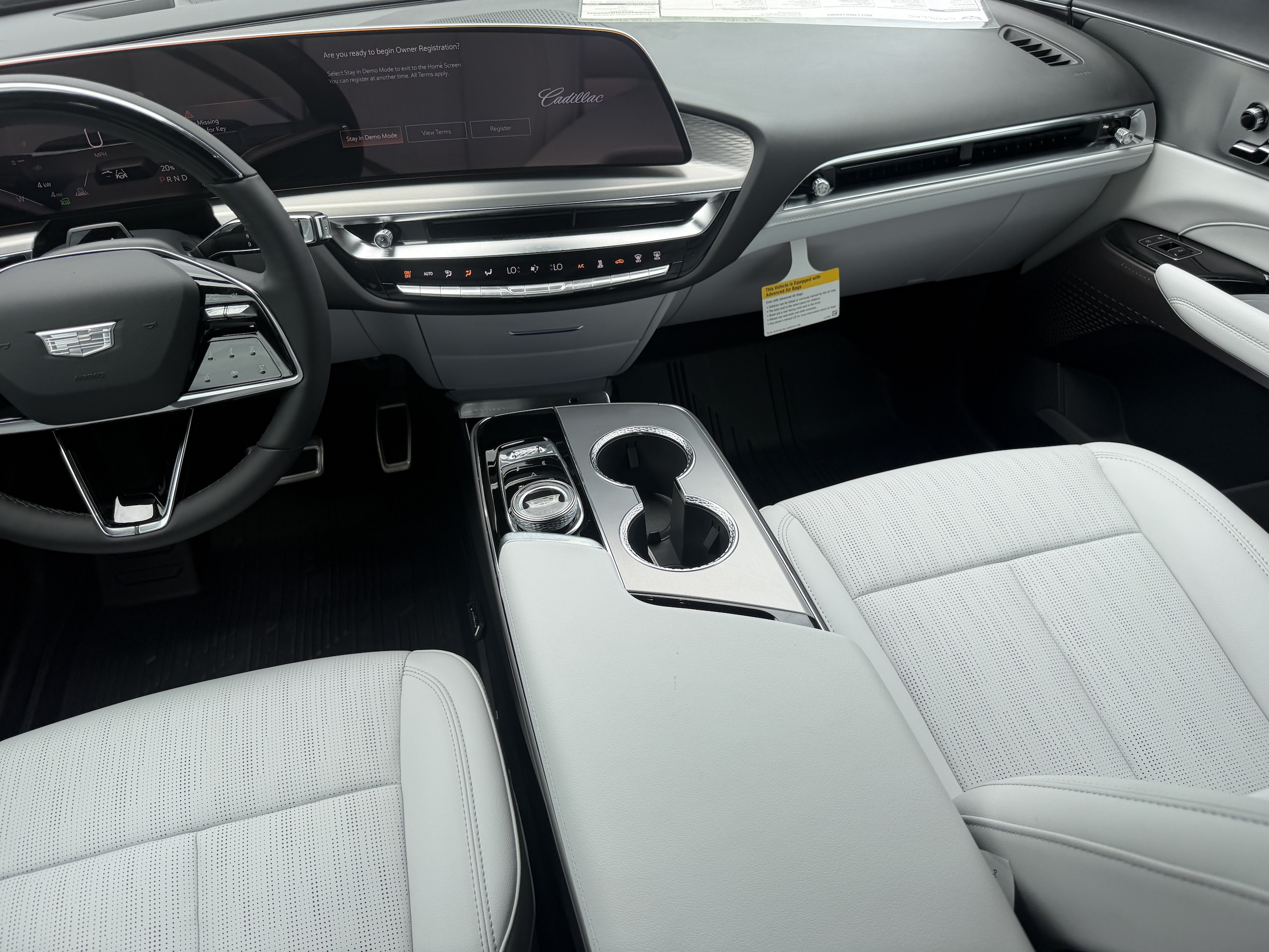 2027 Cadillac LYRIQ Luxury - Photo 12