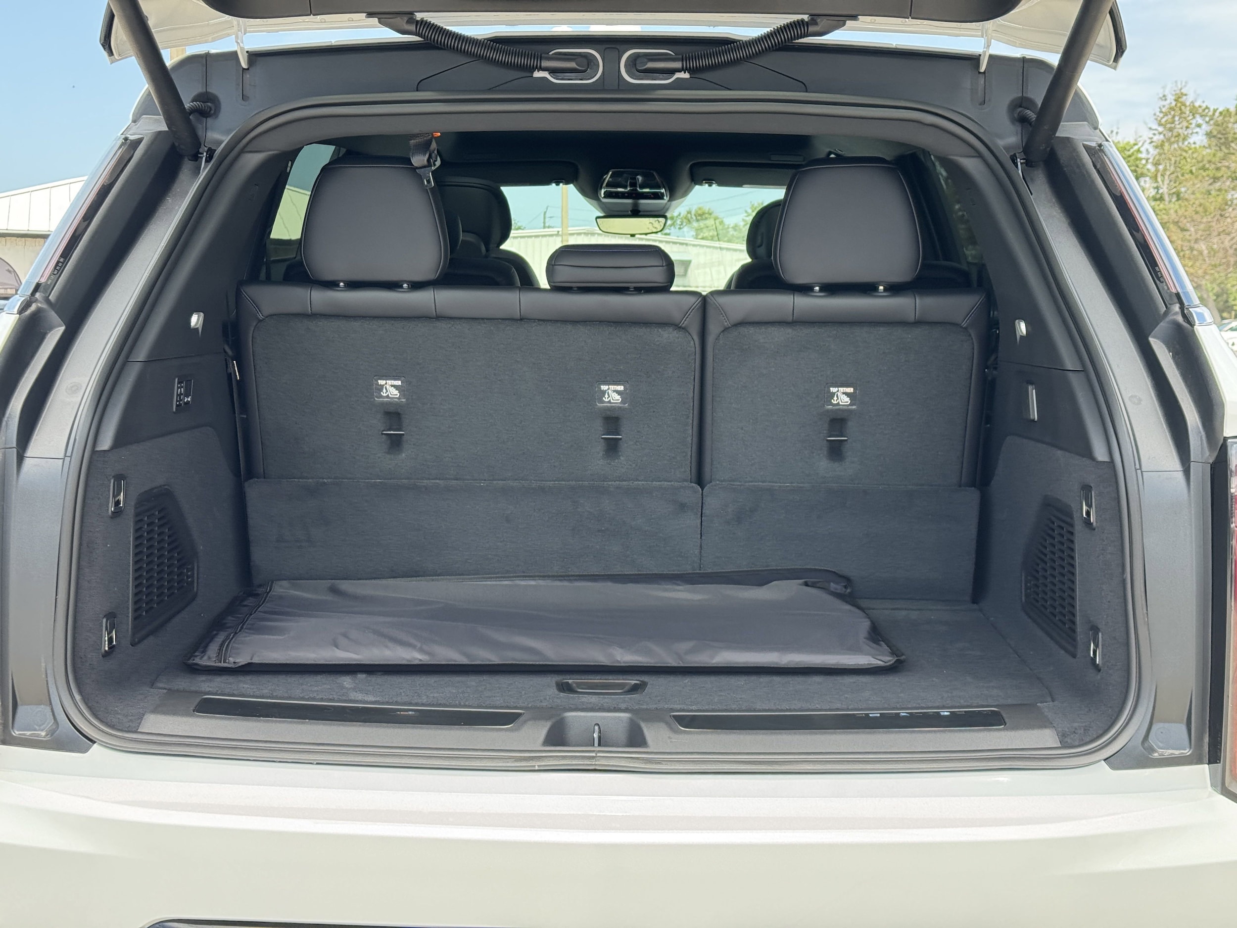 2025 Cadillac Escalade IQ Luxury 1 - Photo 11