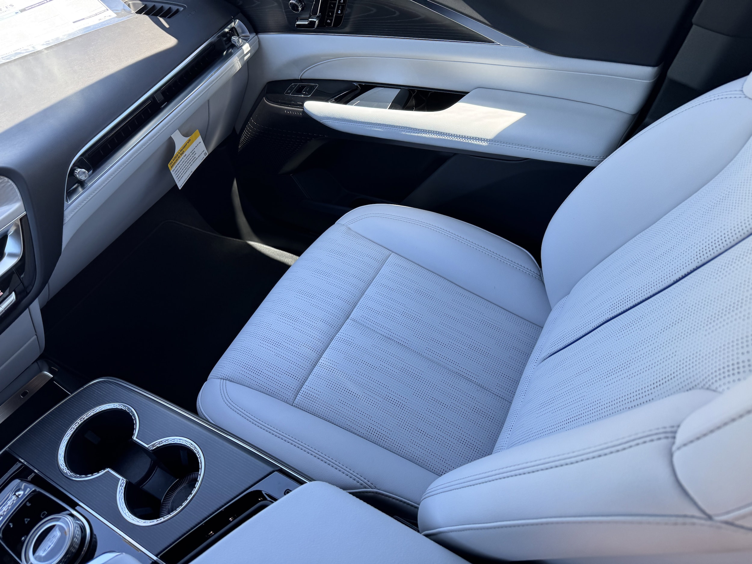2026 Cadillac LYRIQ Luxury - Photo 17