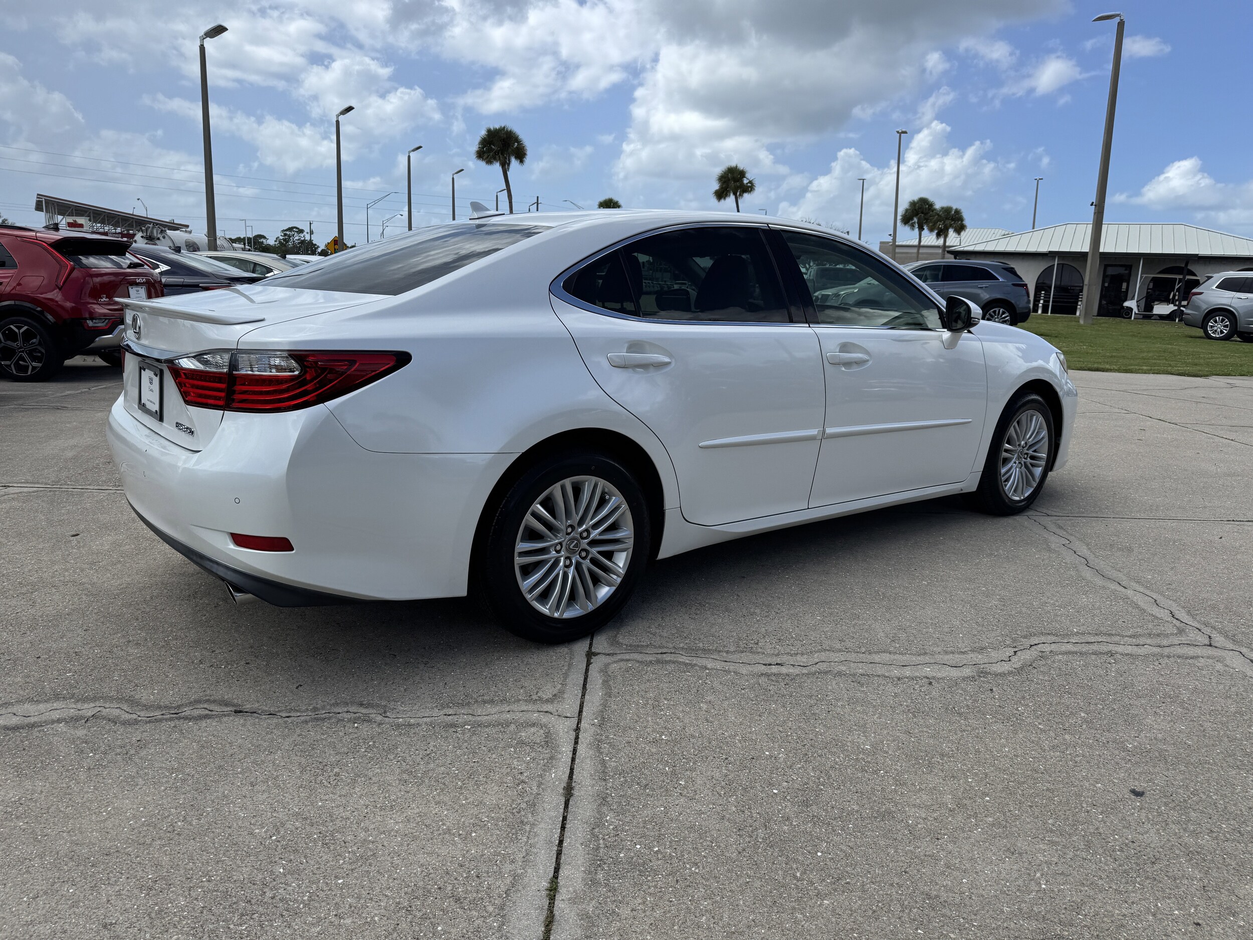 2013 Lexus ES 350 photo 3