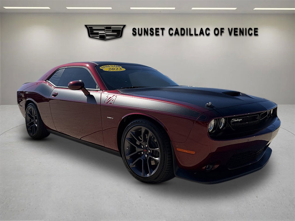 2023 Dodge Challenger R/T's photo