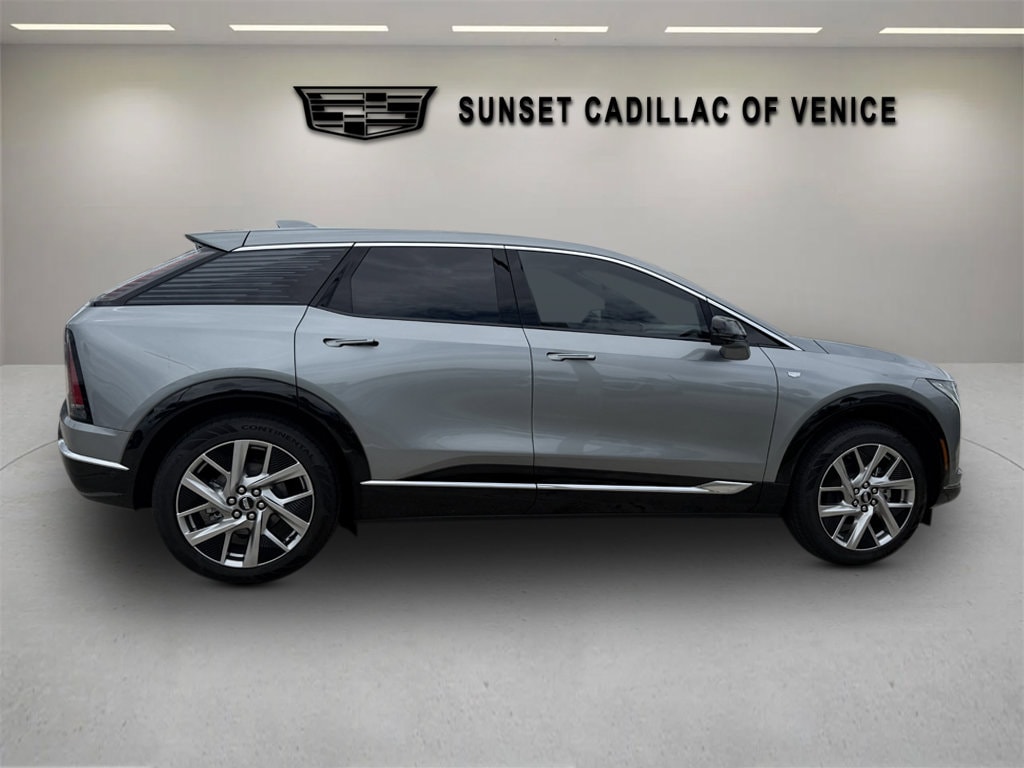 New 2027 CADILLAC OPTIQ Luxury SUV