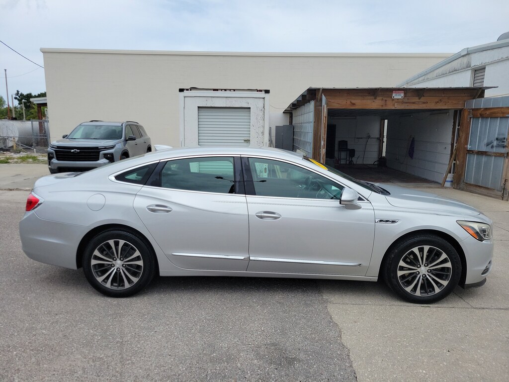 Used 2017 Buick Lacrosse Essence Car