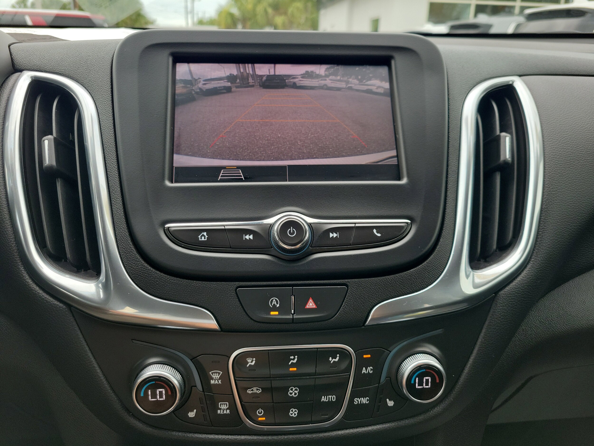 2024 Chevrolet Equinox LT - Photo 21