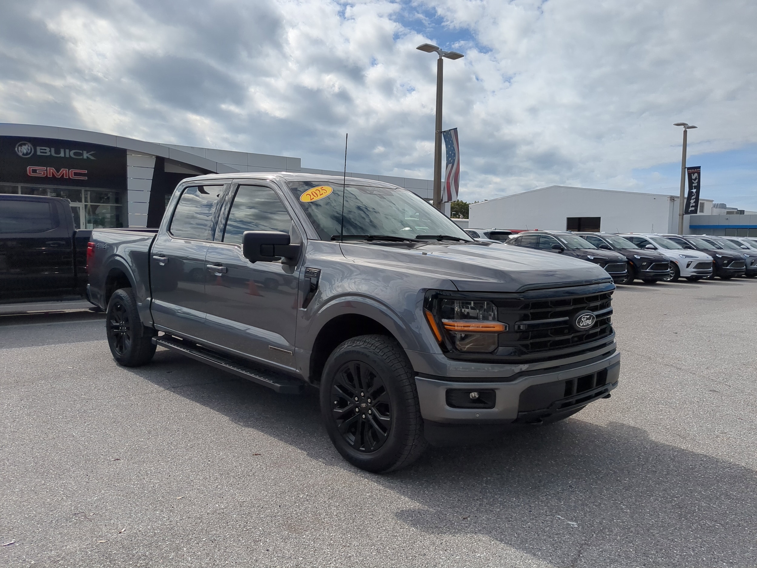 2025 Ford F-150 XLT's photo