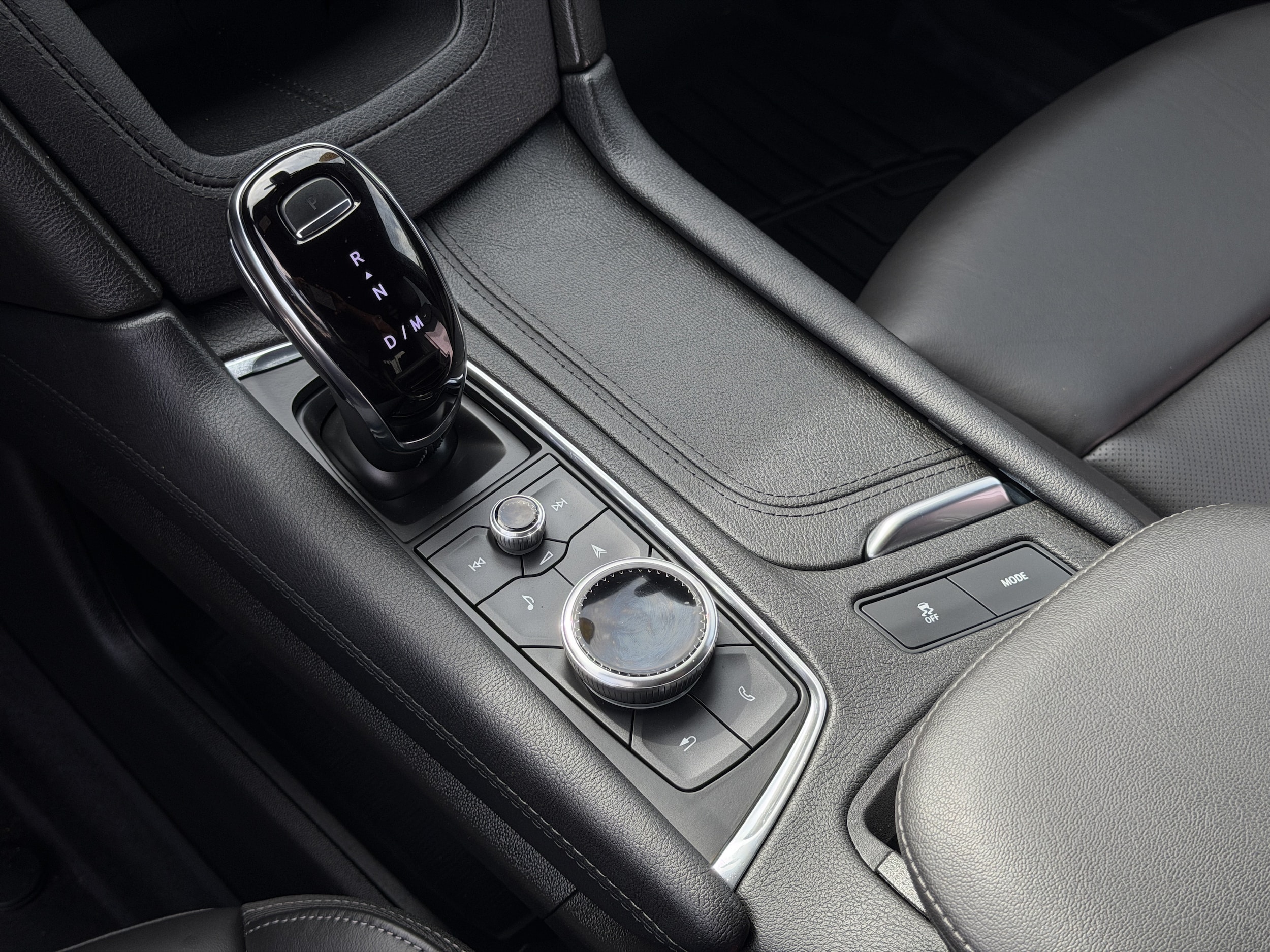 2025 Cadillac XT6 Premium Luxury - Photo 28