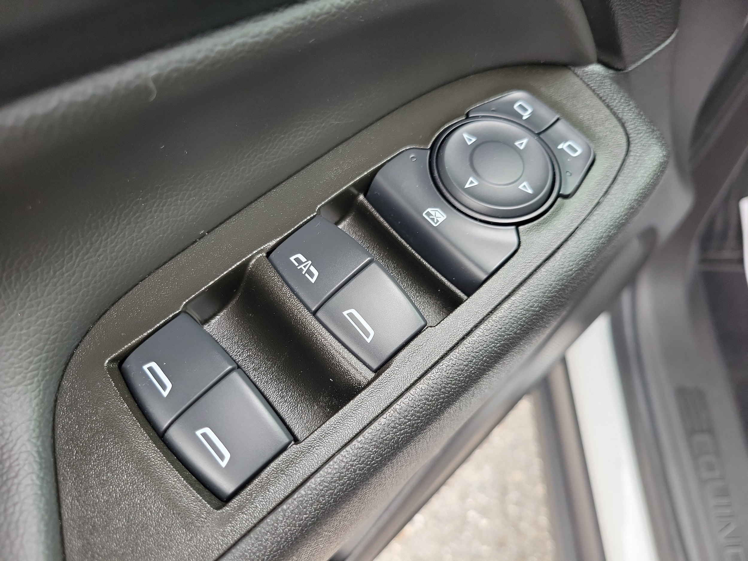 2024 Chevrolet Equinox LT - Photo 17