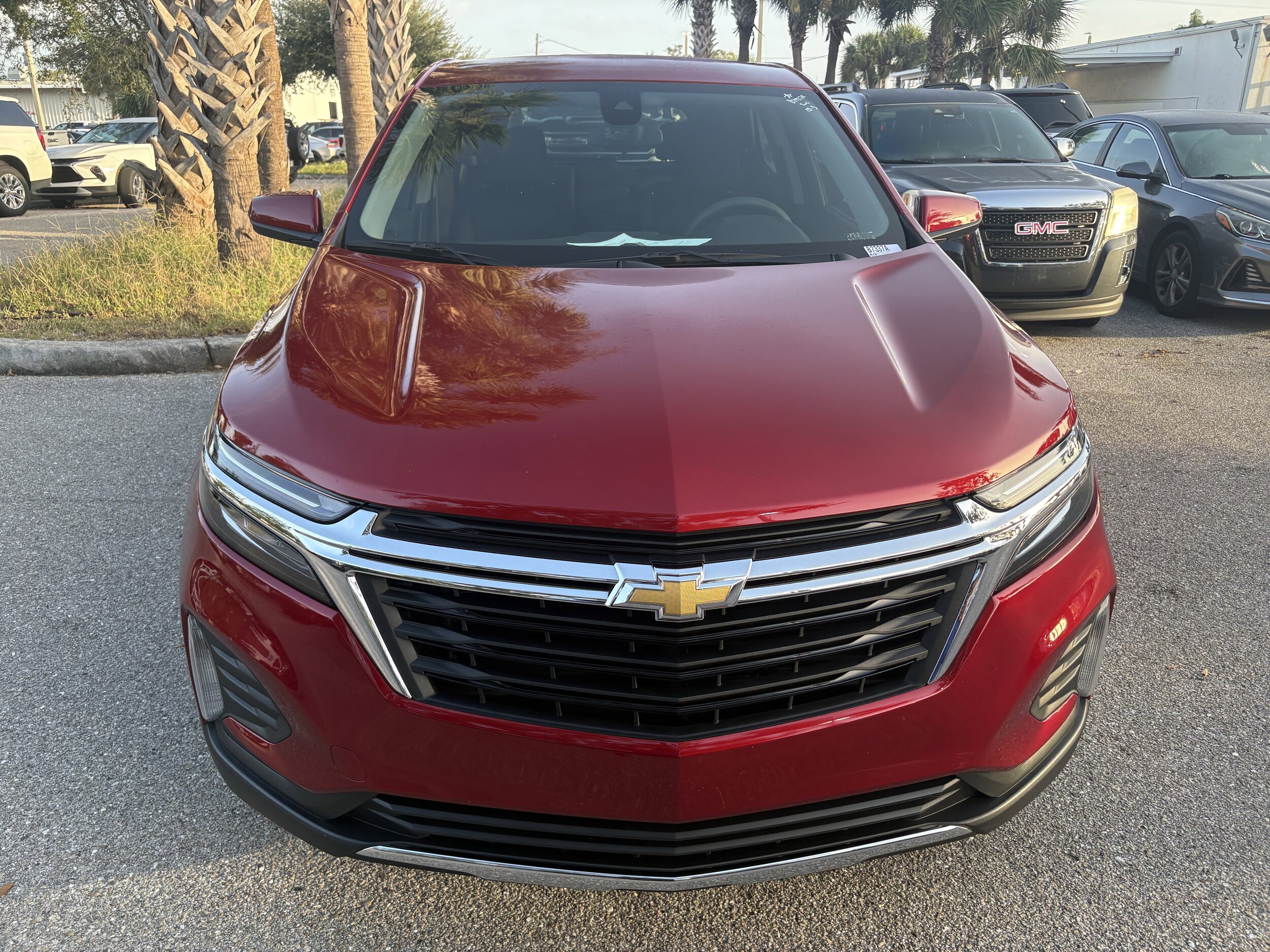 2023 Chevrolet Equinox LT photo 2