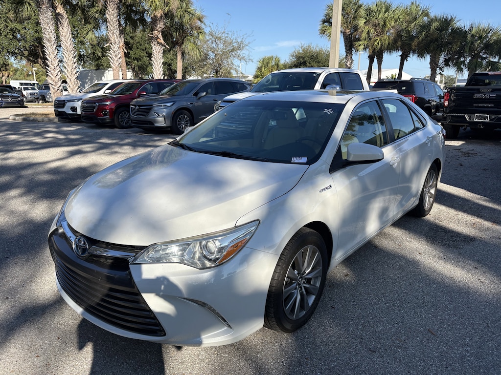 Used 2017 Toyota Camry Hybrid LE