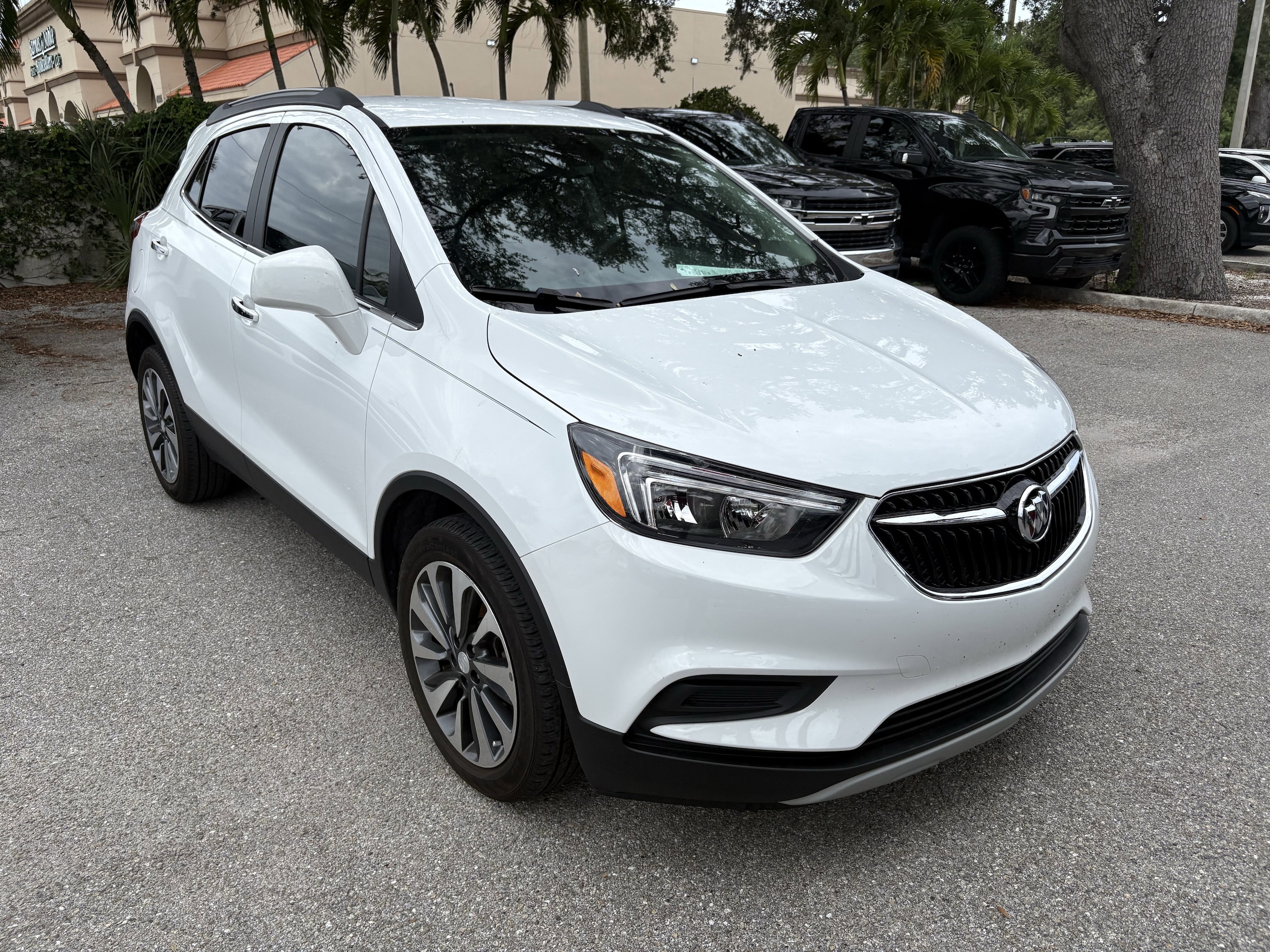 2022 Buick Encore Preferred's photo