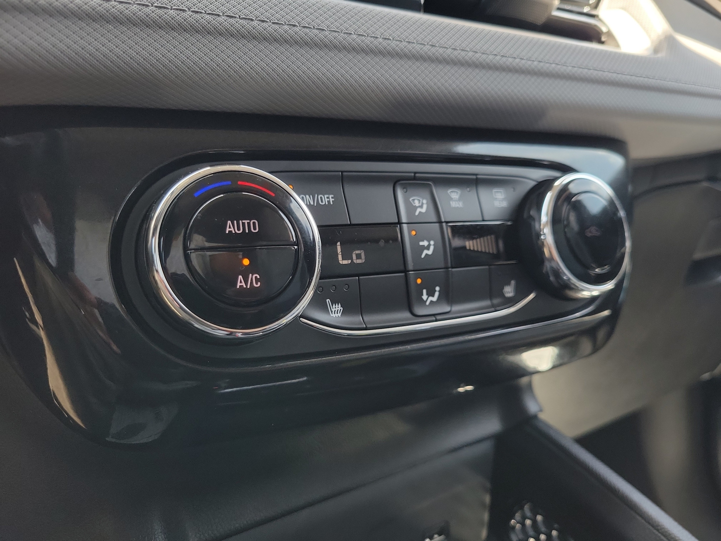 2024 Chevrolet TrailBlazer LT - Photo 25