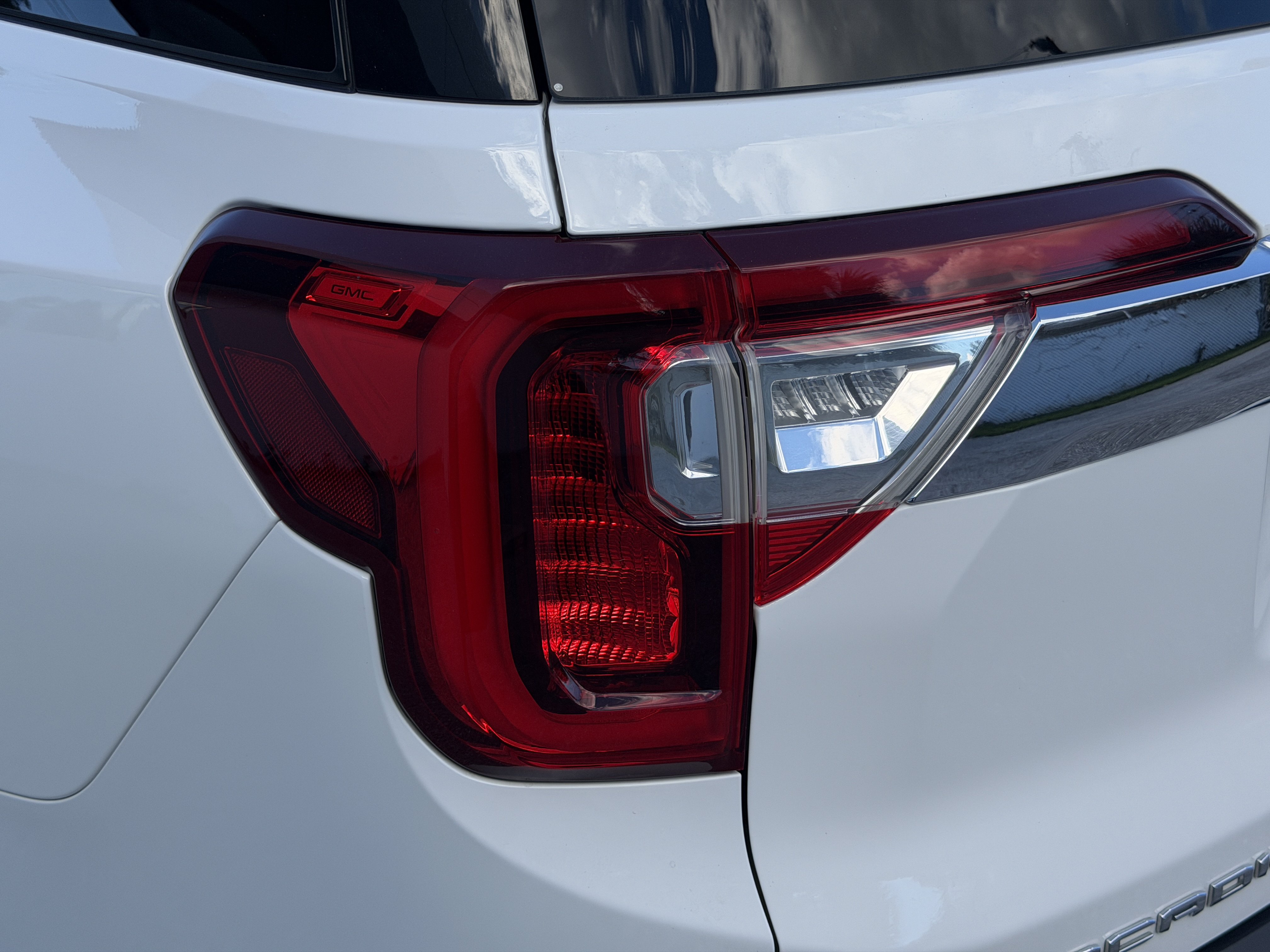 2022 GMC Acadia SLT - Photo 10