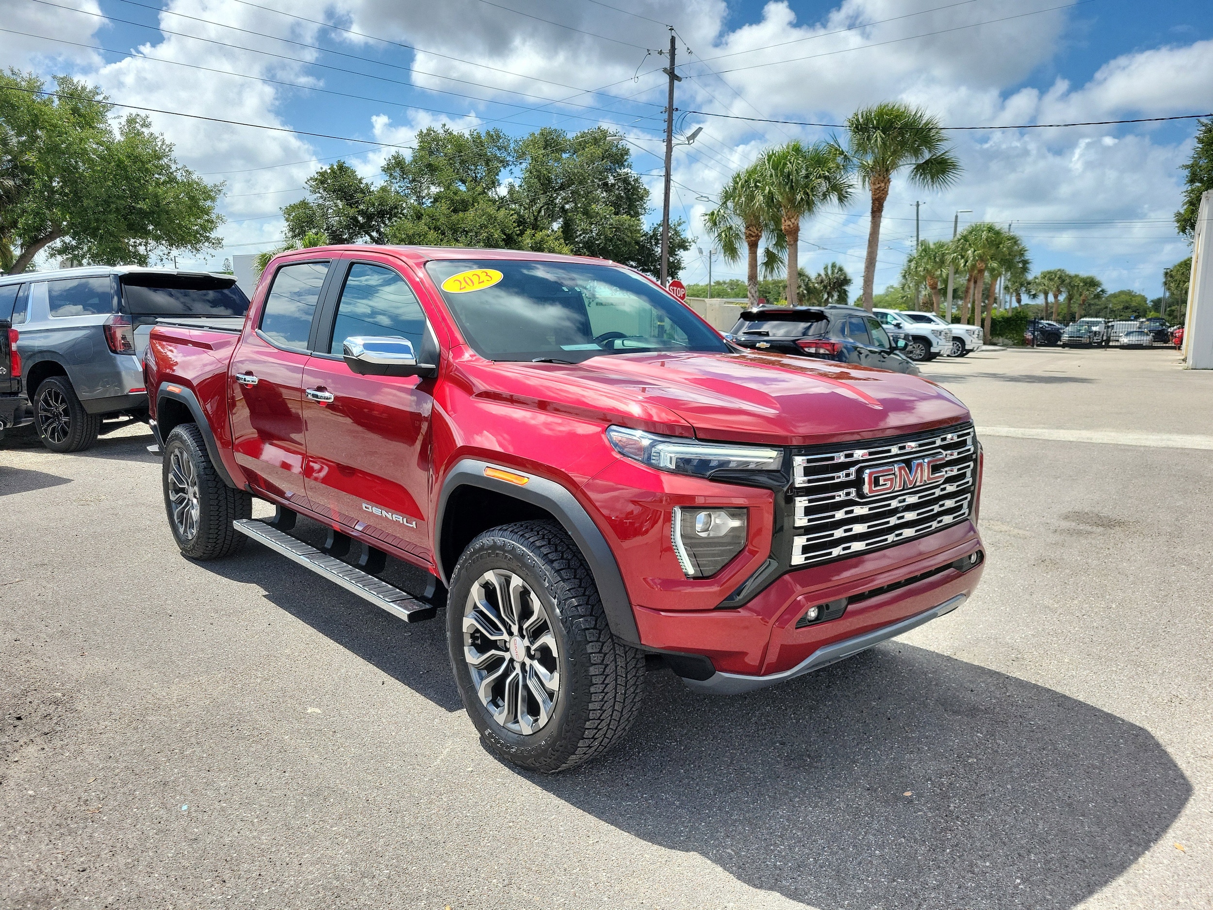 2023 GMC Canyon 4WD Denali Crew Cab Short Box's photo