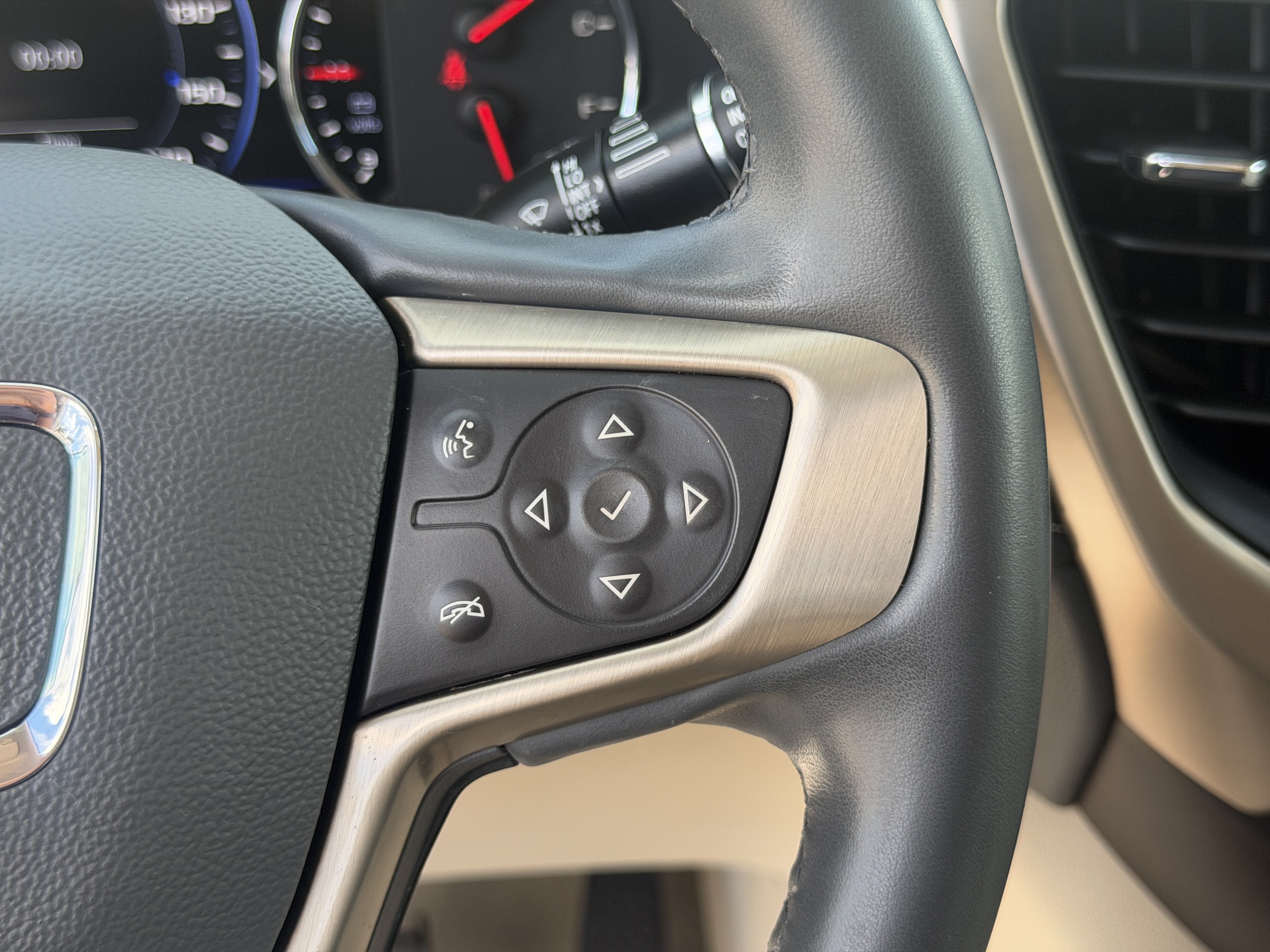 2023 GMC Acadia Denali - Photo 34