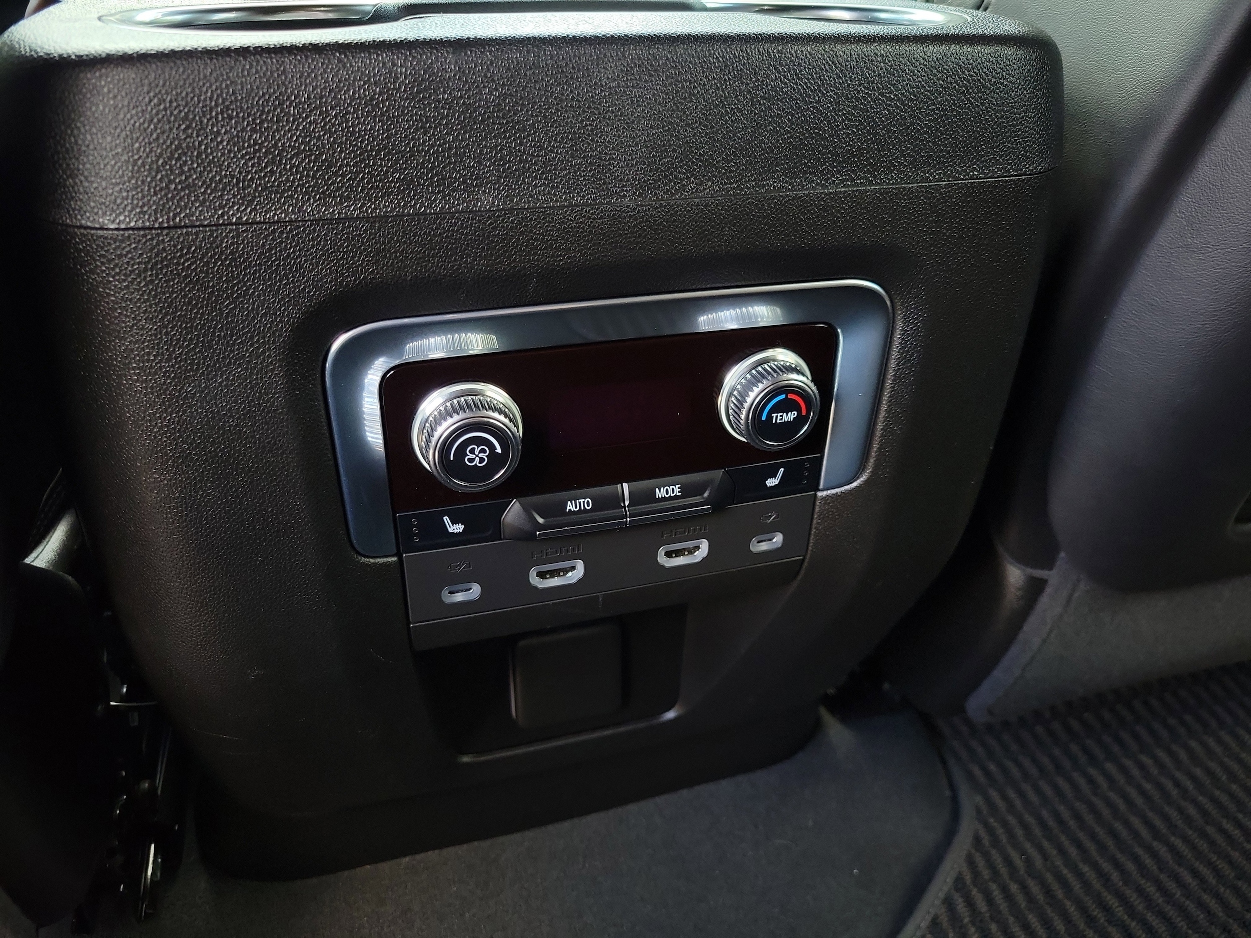 2023 GMC Yukon Denali Ultimate - Photo 15