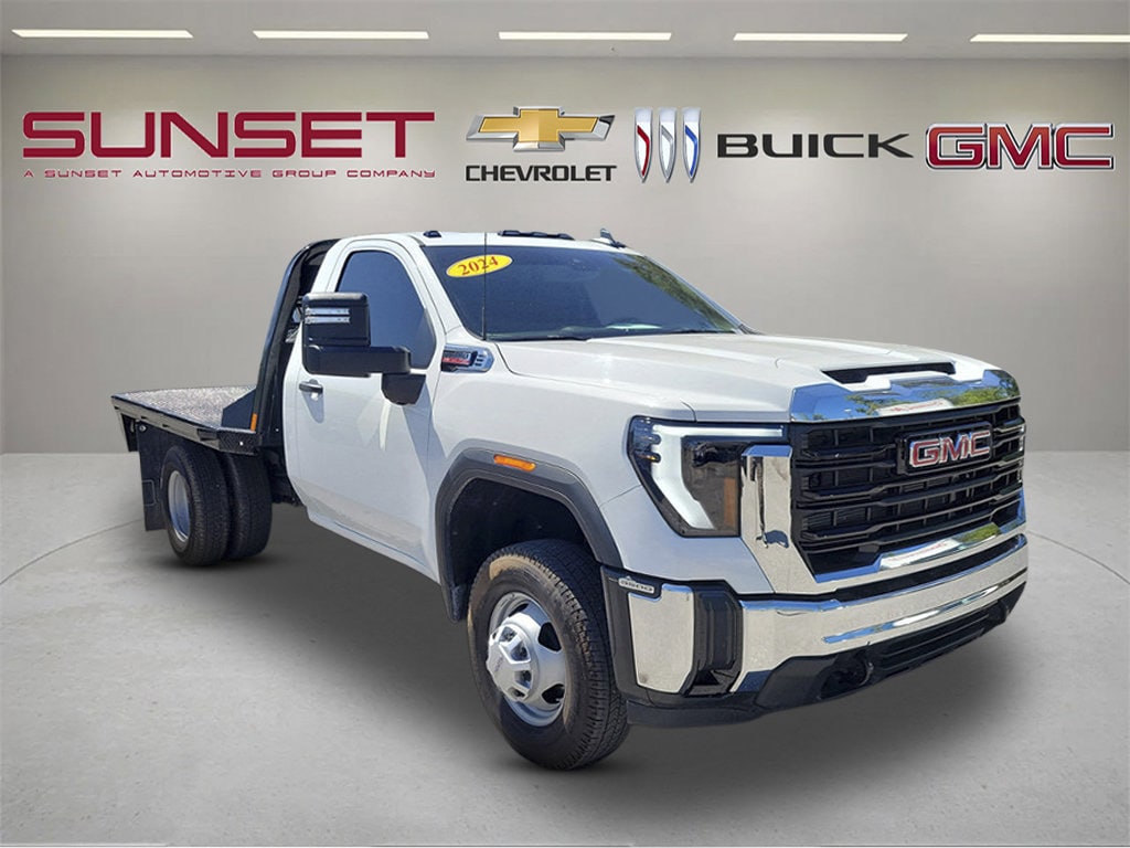 2024 GMC Sierra 4WD Regular Cab Long Box Pro's photo