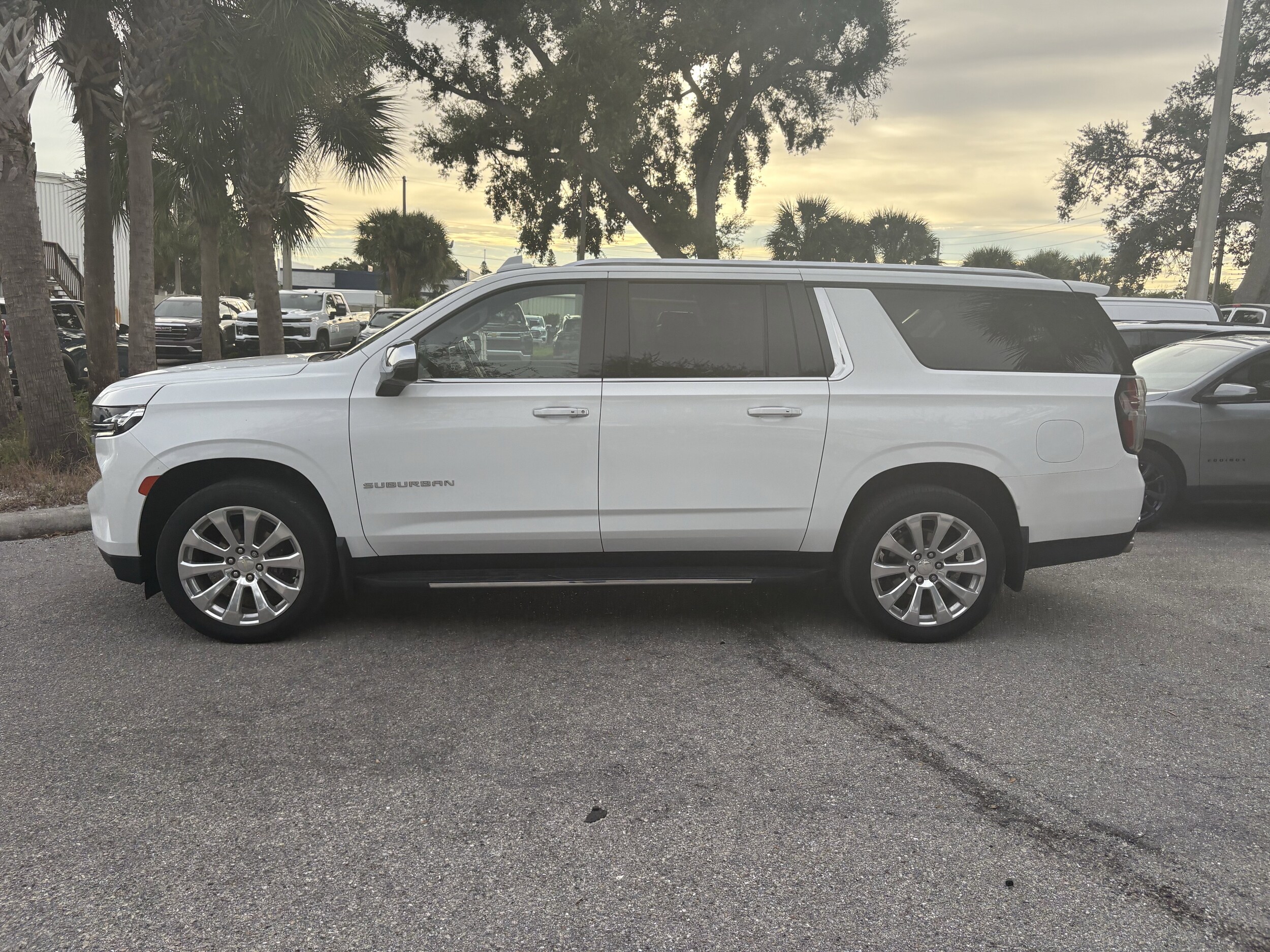 2023 Chevrolet Suburban Premier photo 4