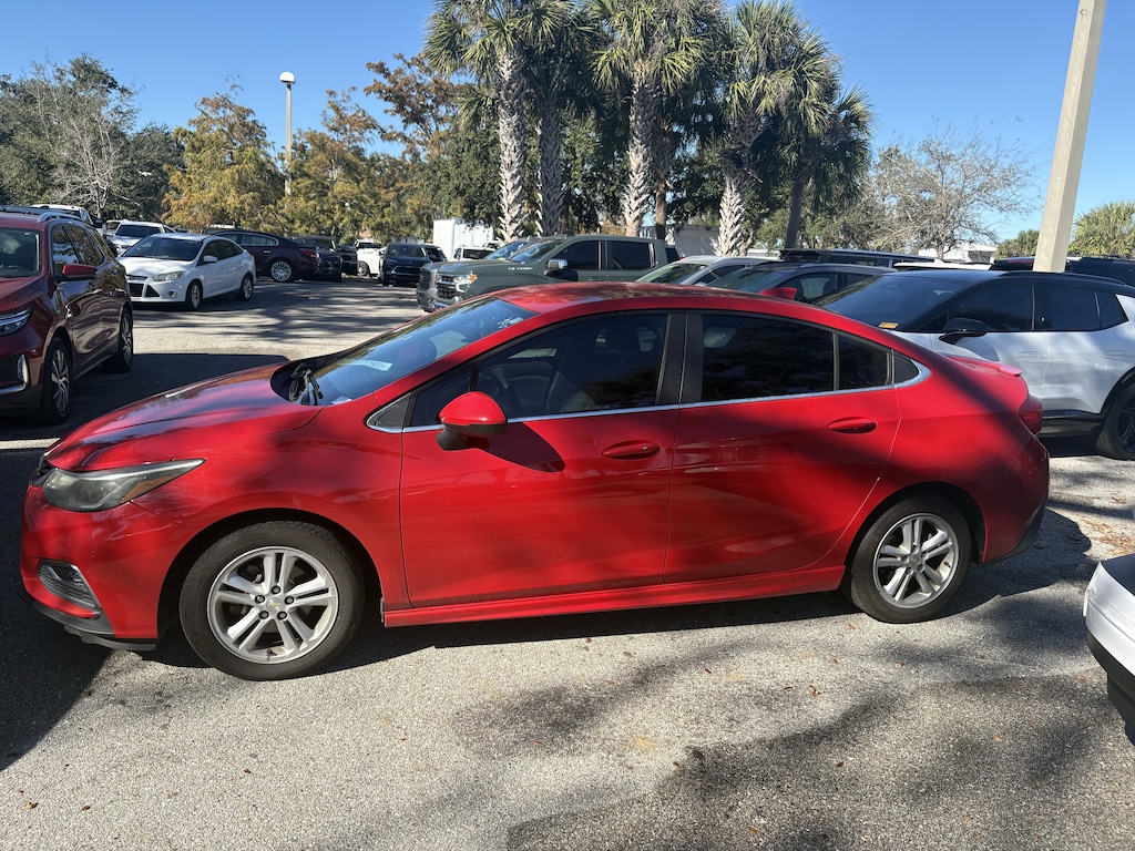 Used 2017 Chevrolet Cruze LT Car