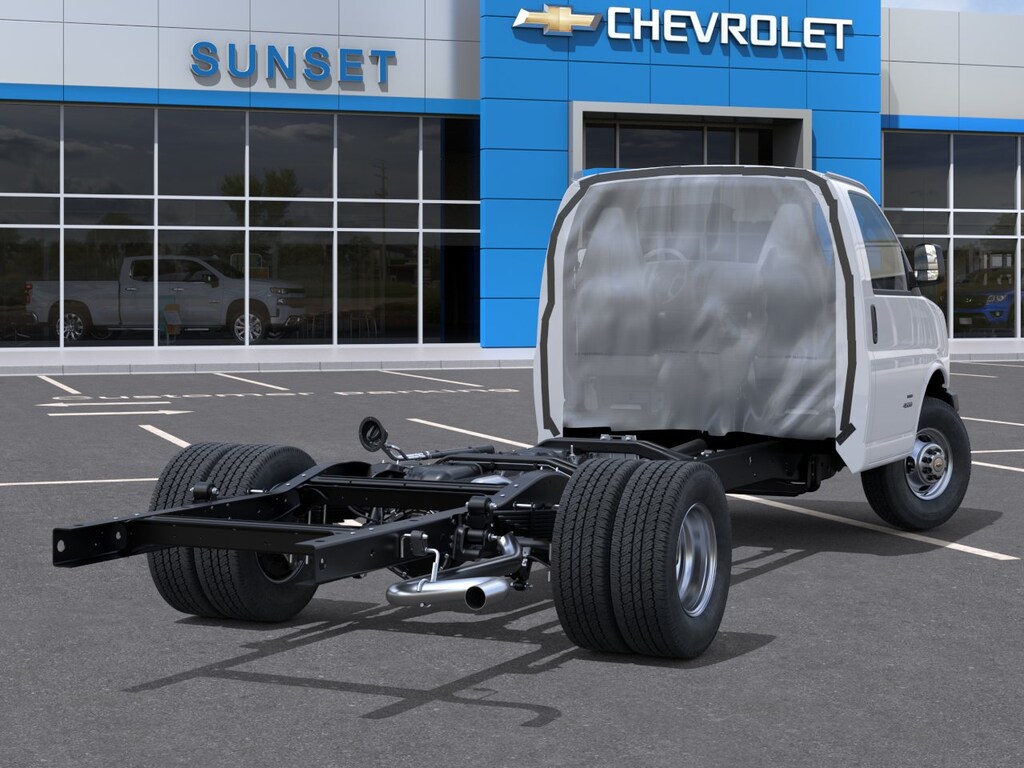 New 2026 Chevrolet Express Cutaway 4500 2WT Cutaway Van