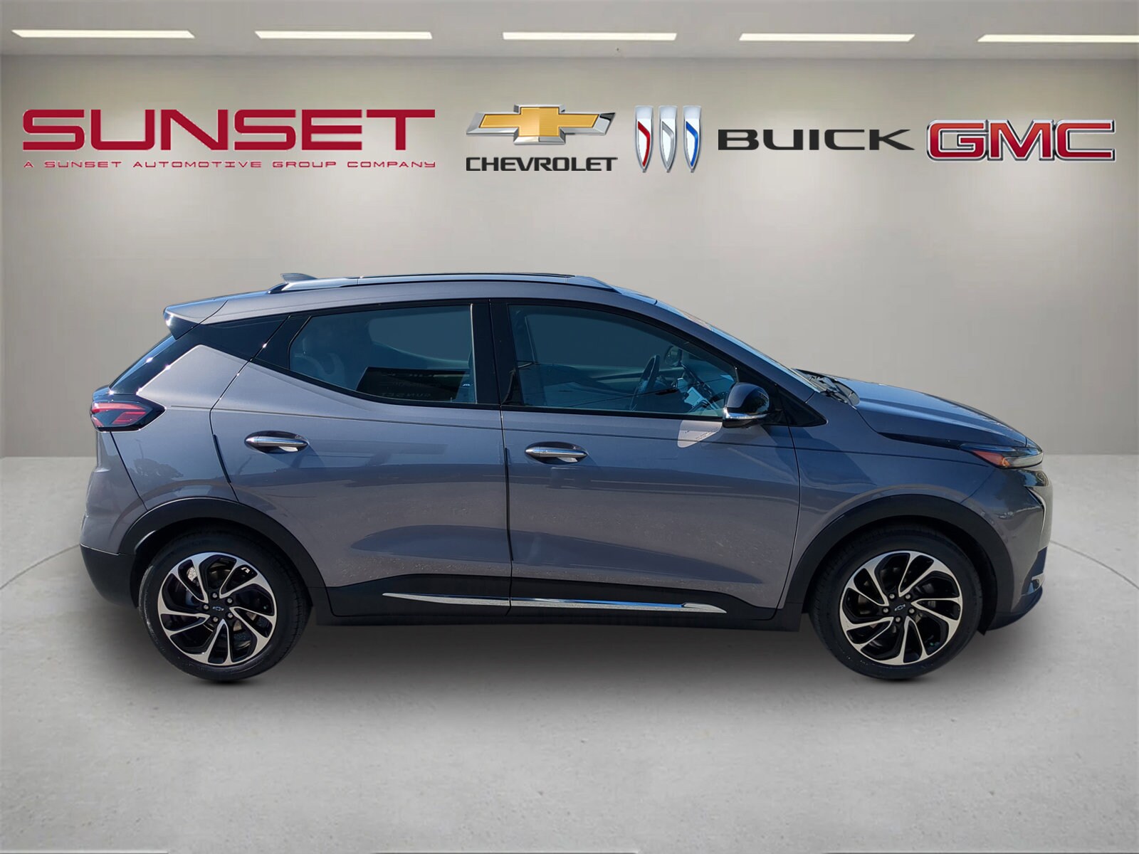 2022 Chevrolet Bolt EUV Premier photo 3