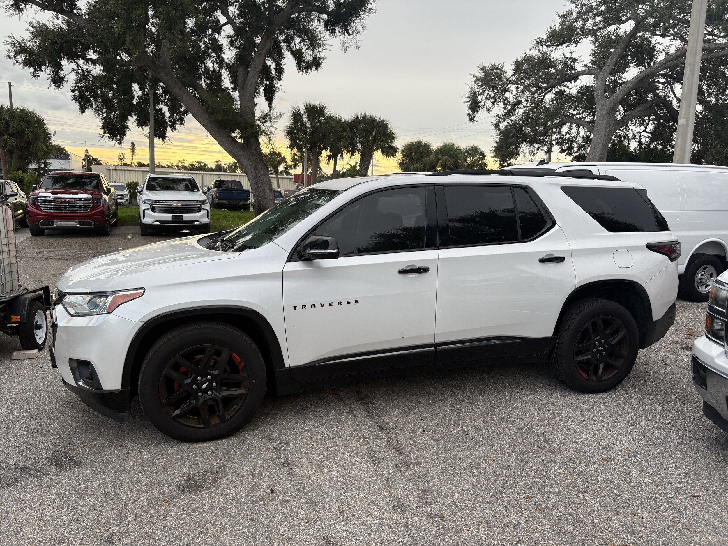 2019 Chevrolet Traverse Premier photo 2