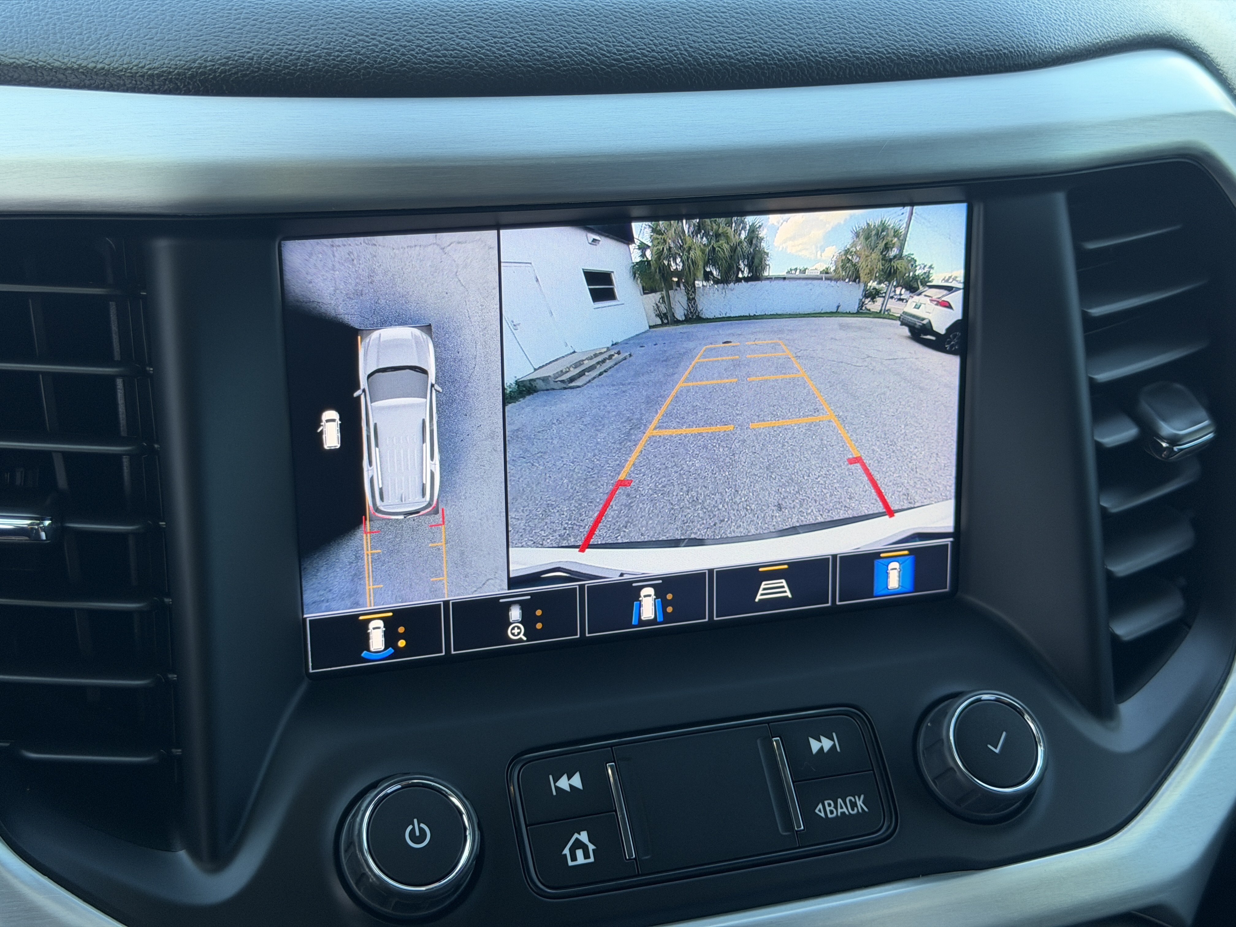 2022 GMC Acadia SLT - Photo 24