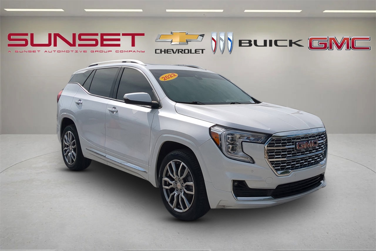 2022 GMC Terrain Denali's photo