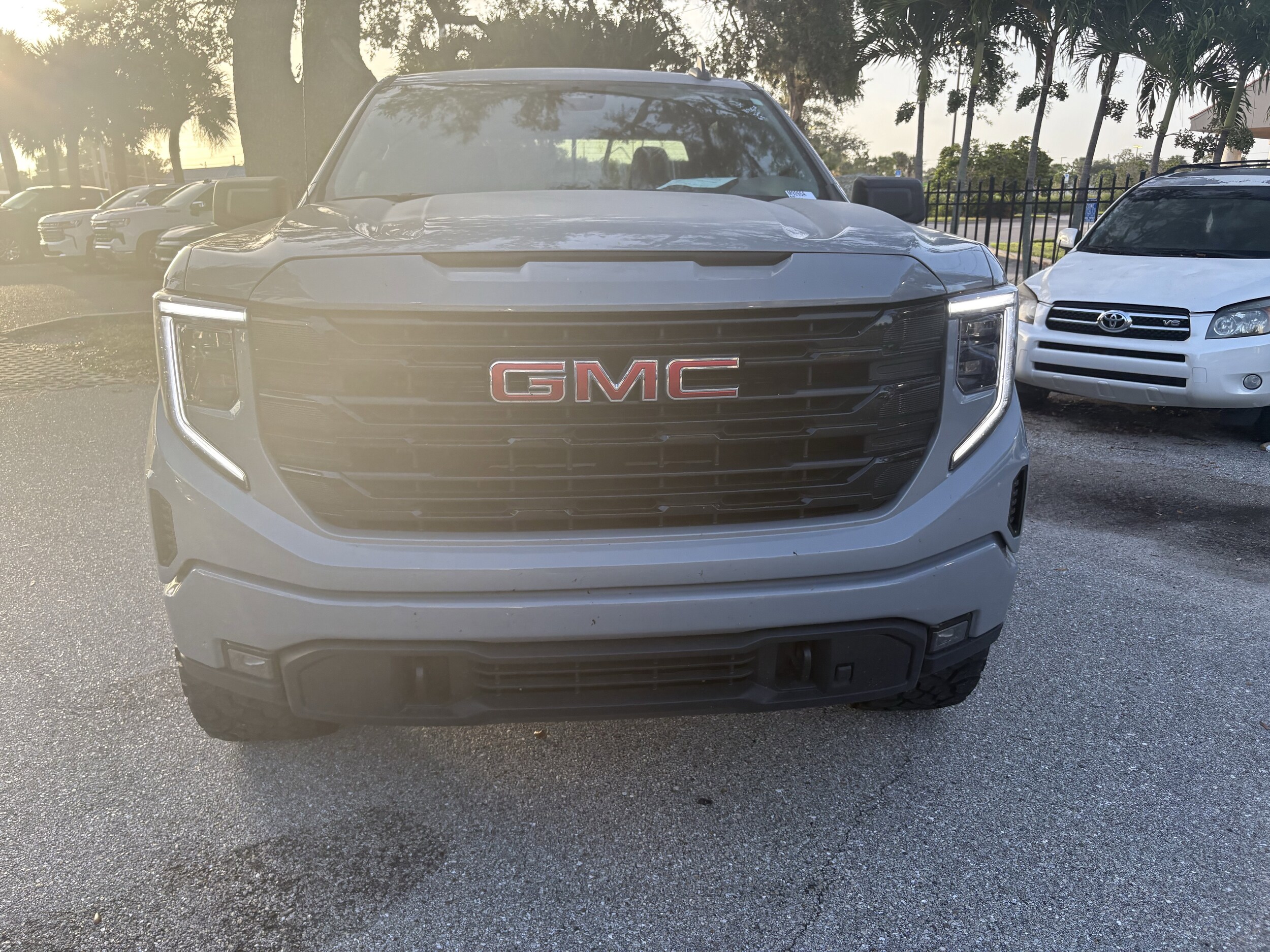 2024 Gmc Sierra 1500 Elevation photo 2