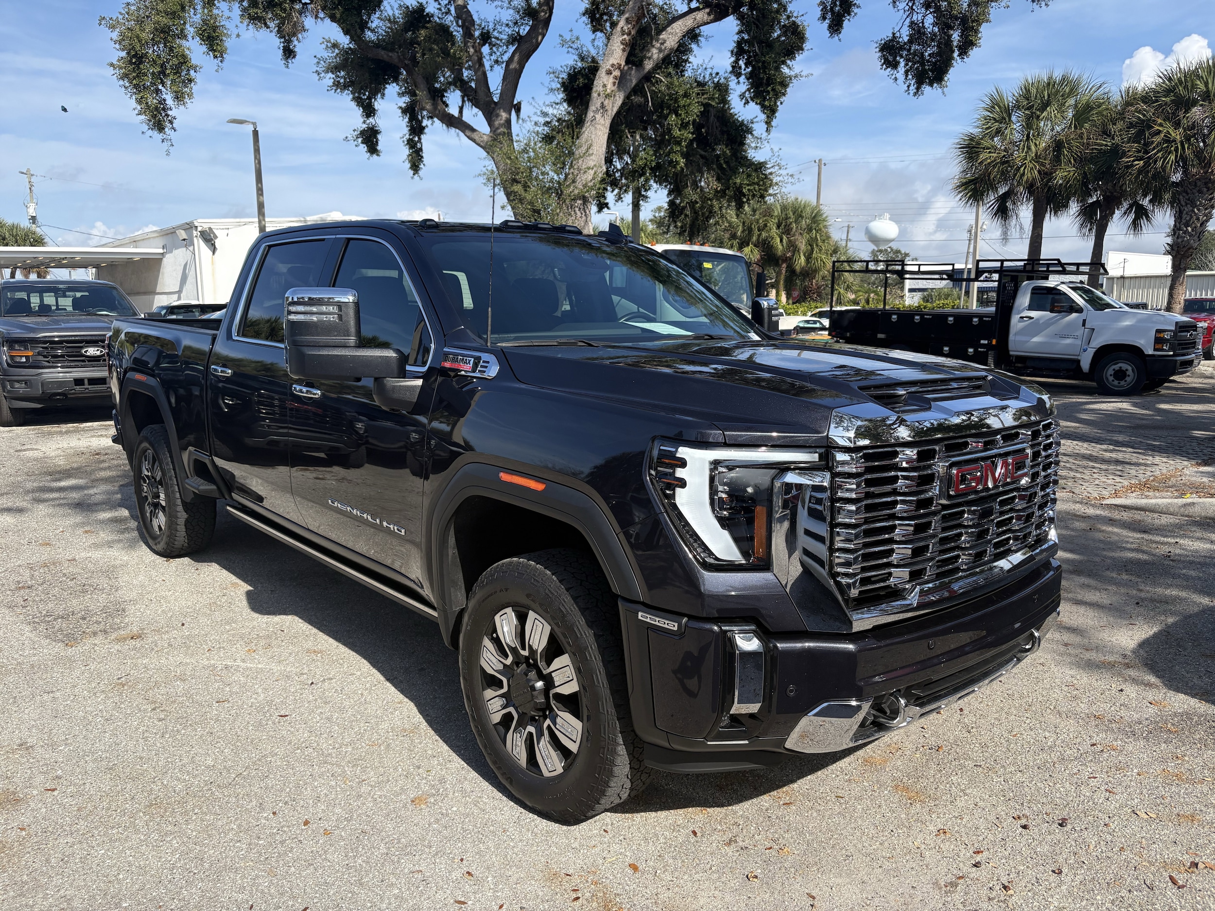 2024 GMC Sierra 2500HD Denali's photo