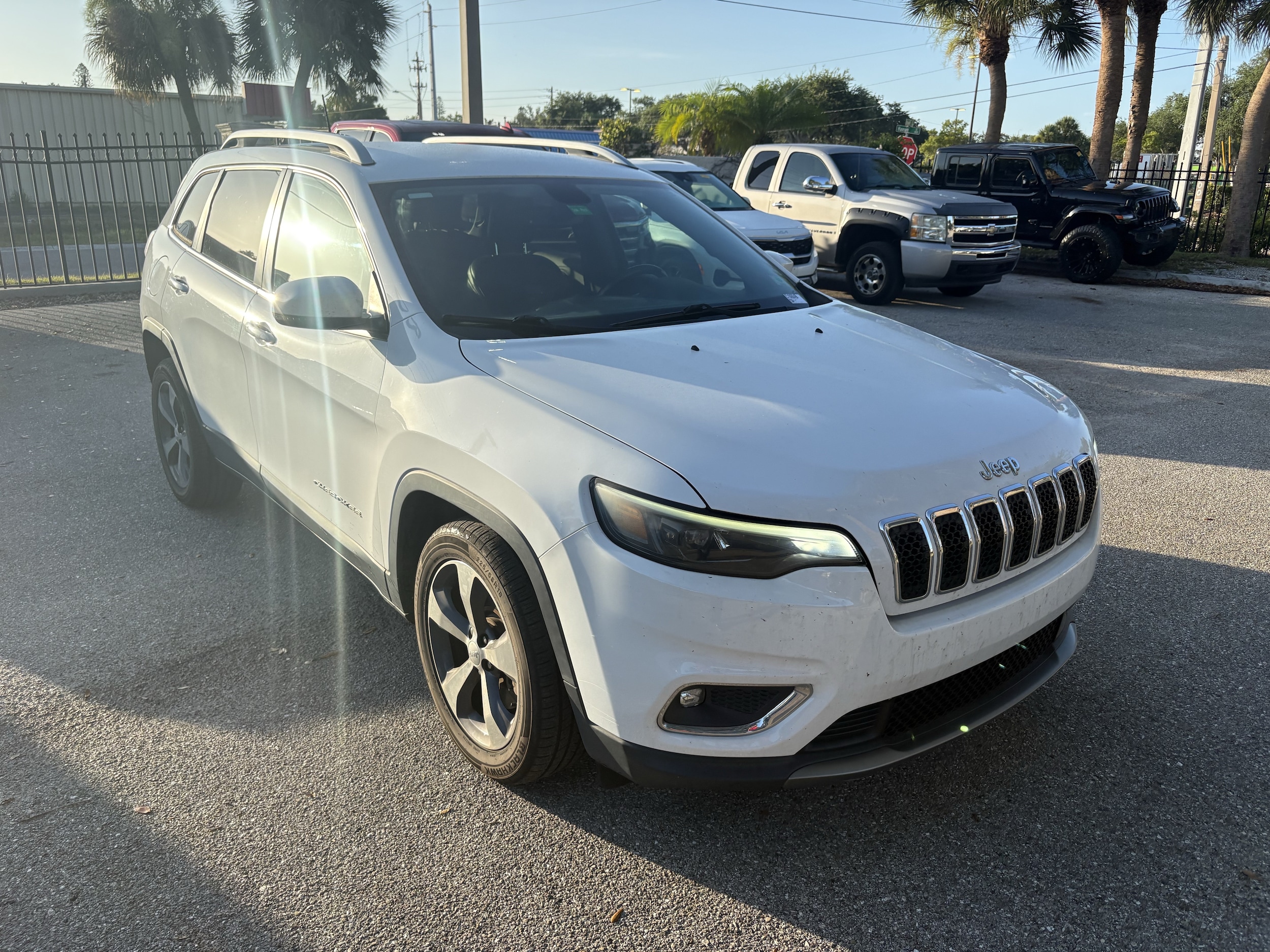 2019 Jeep Cherokee Limited's photo