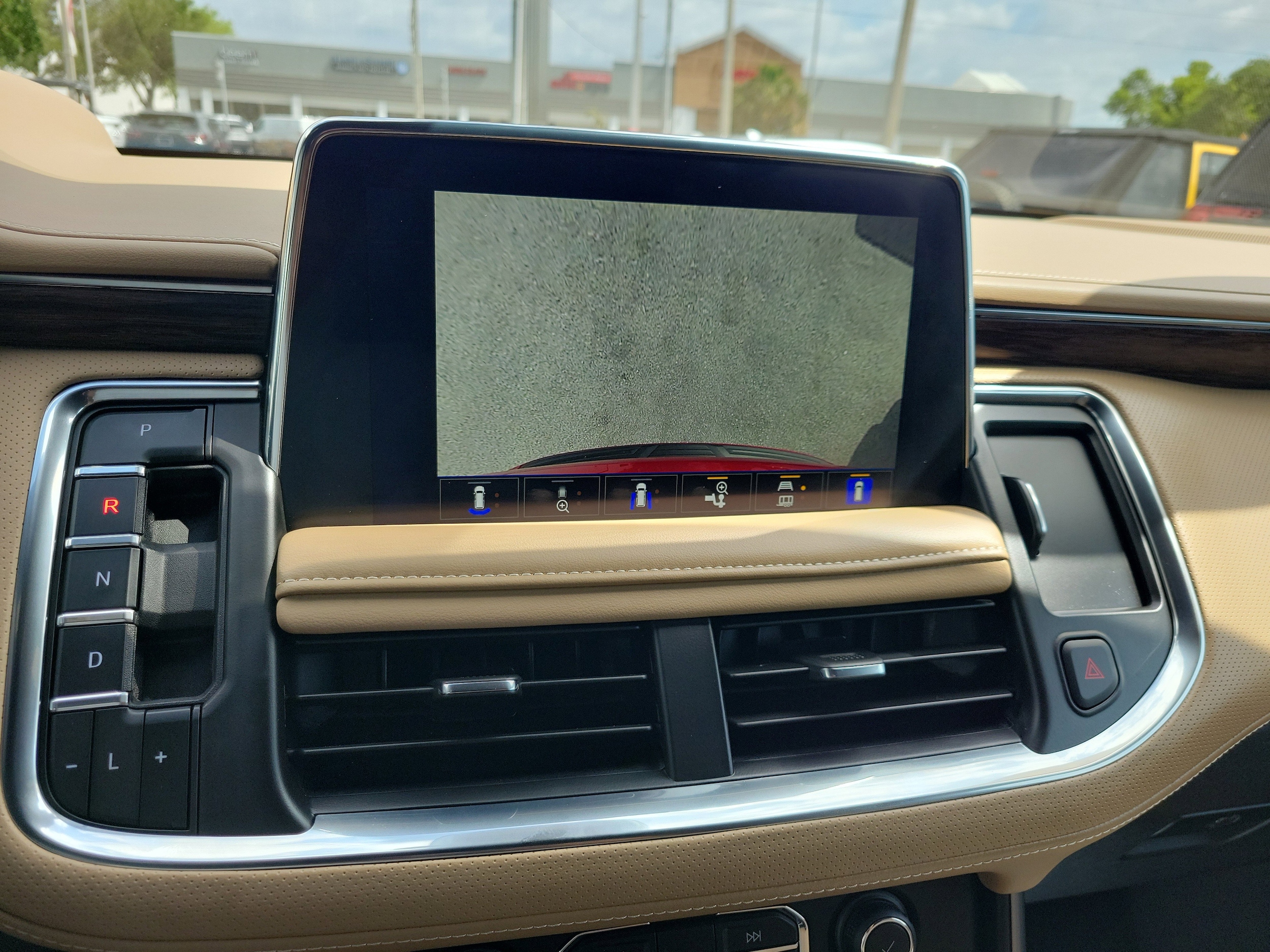 2024 Chevrolet Suburban Premier - Photo 23