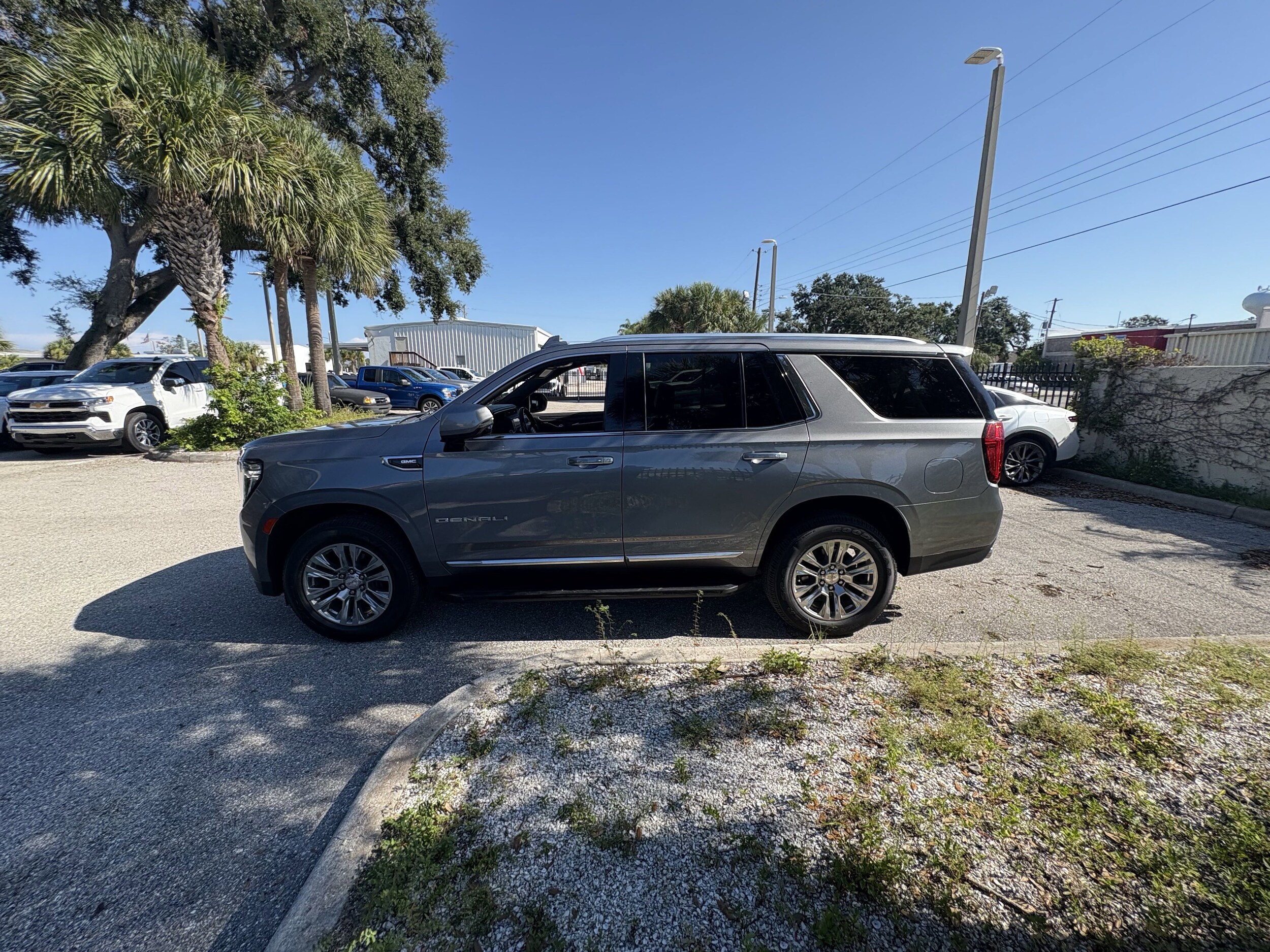 2022 Gmc Yukon Denali photo 3