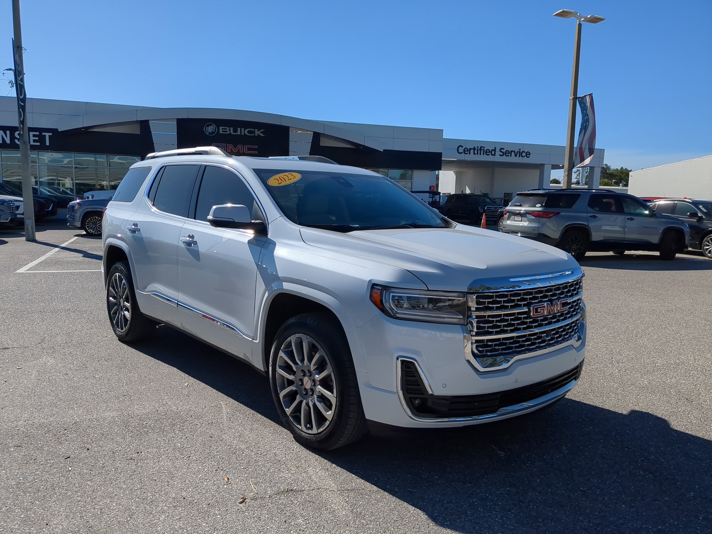 2023 GMC Acadia Denali's photo