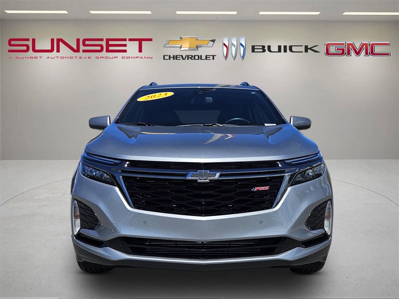 2023 Chevrolet Equinox RS photo 2