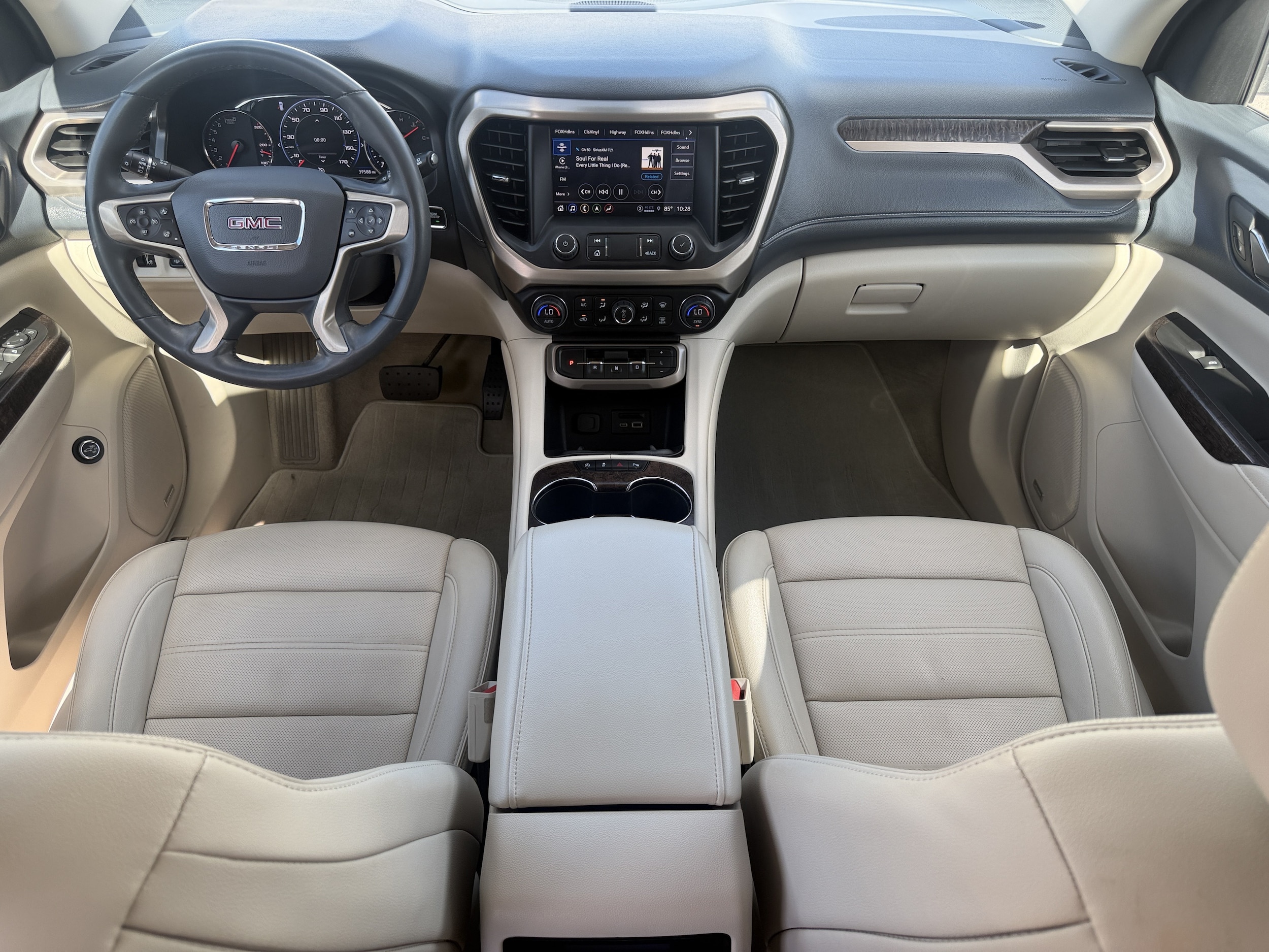 2023 GMC Acadia Denali - Photo 14