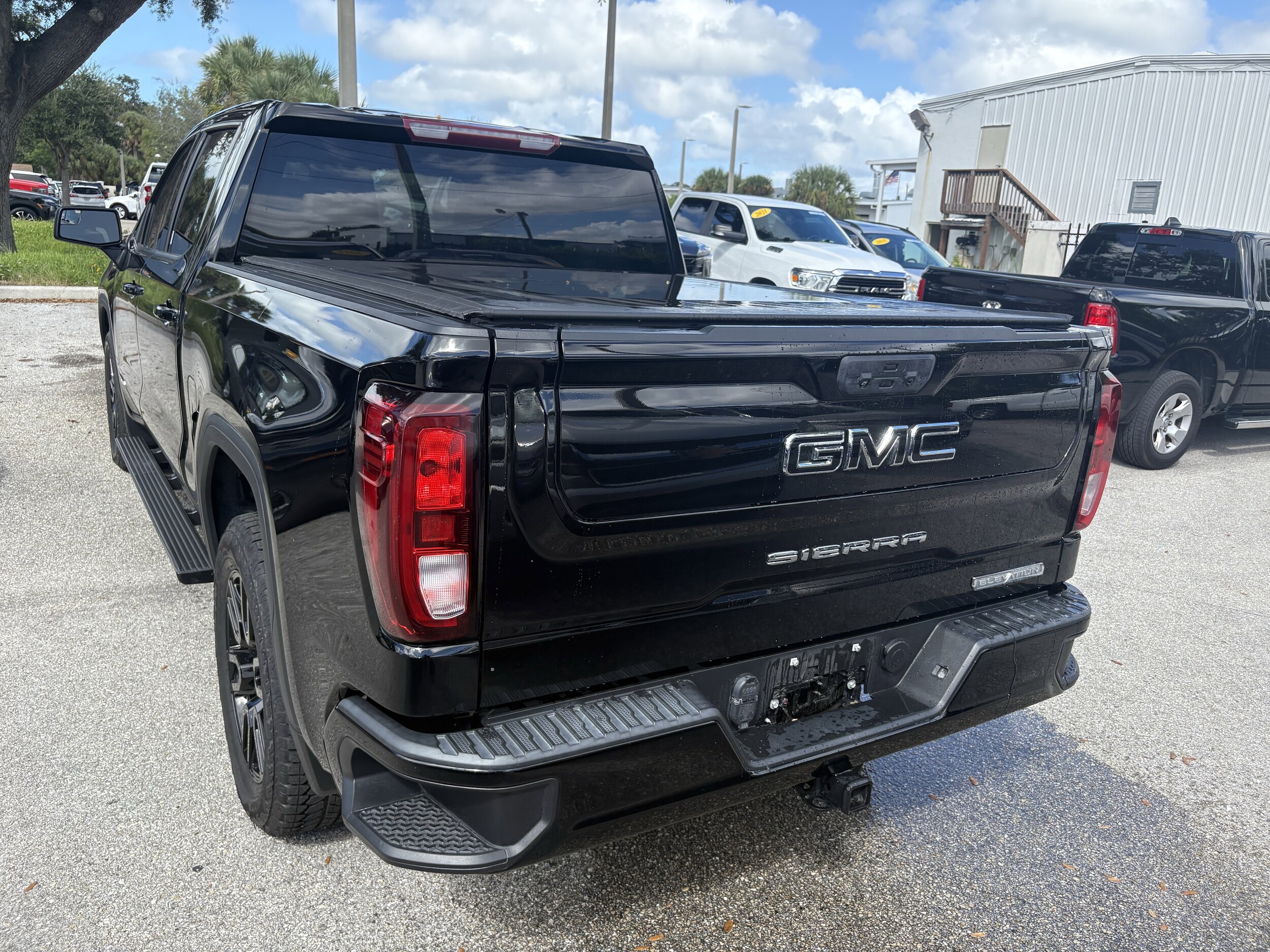 2022 Gmc Sierra 1500 Elevation photo 2