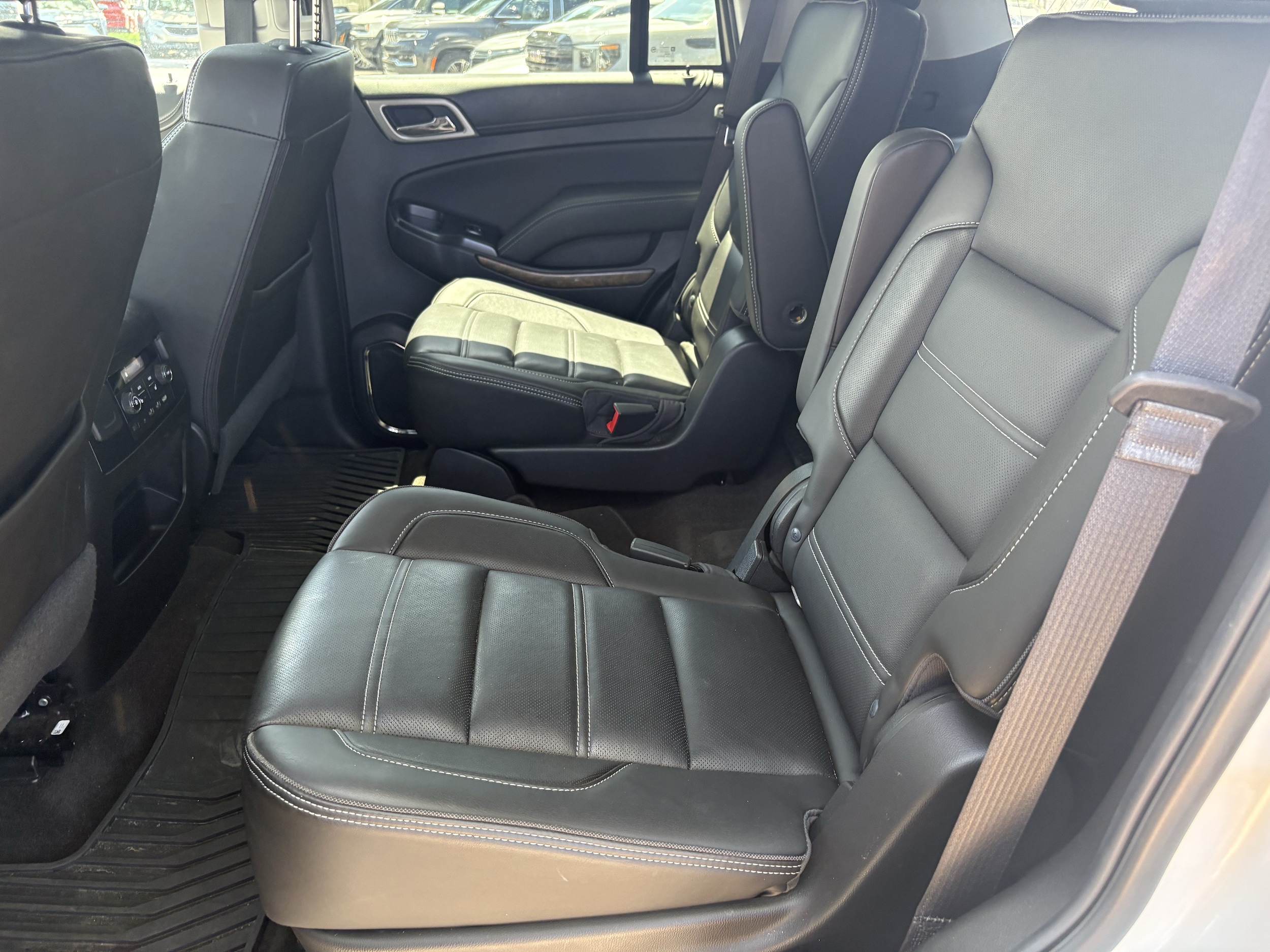 2018 GMC Yukon Denali - Photo 8