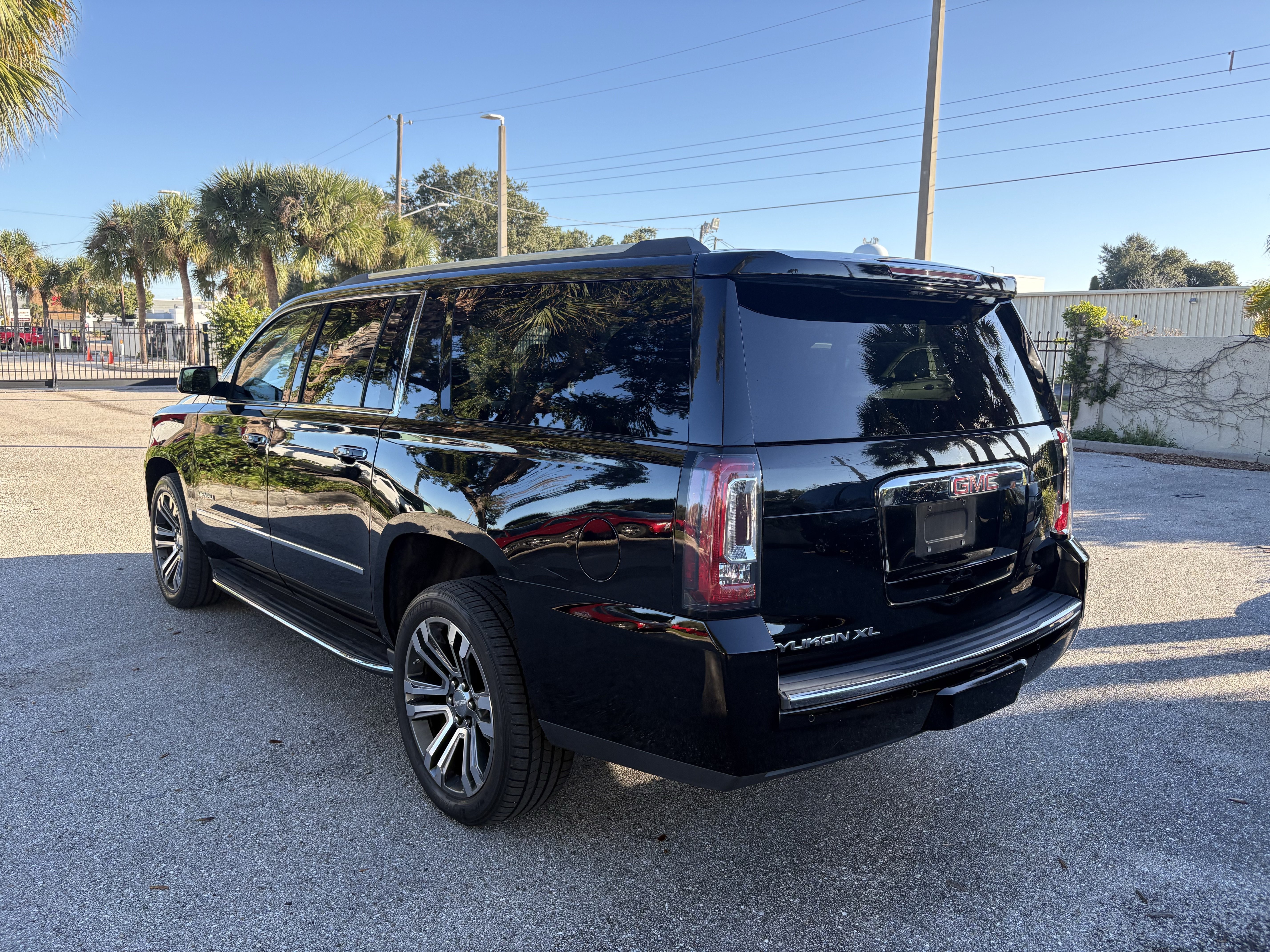 Used 2017 GMC Yukon XL Denali SUV