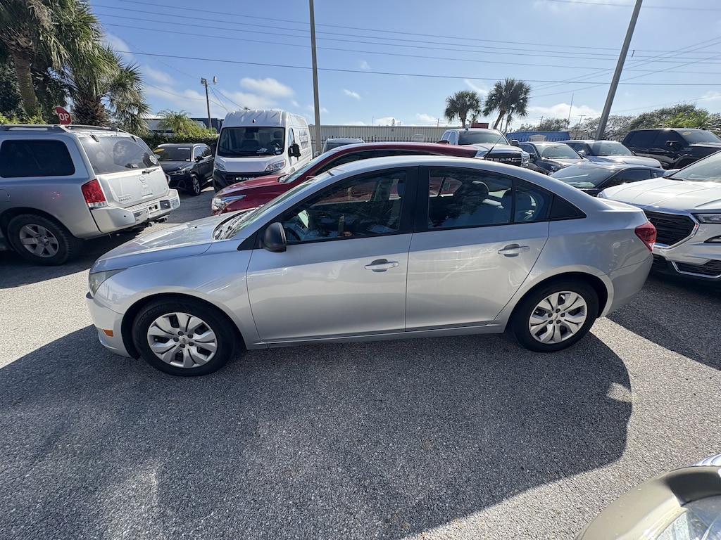 Used 2014 Chevrolet Cruze LS Car