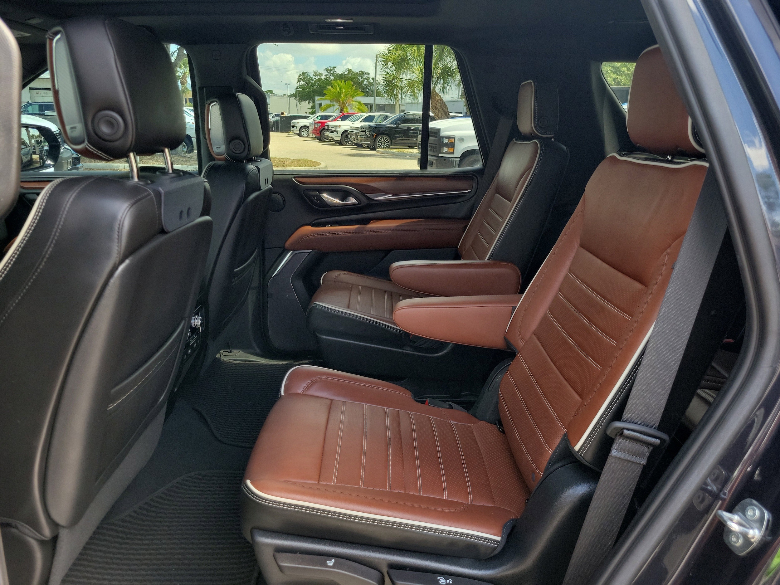 2023 GMC Yukon Denali Ultimate - Photo 16