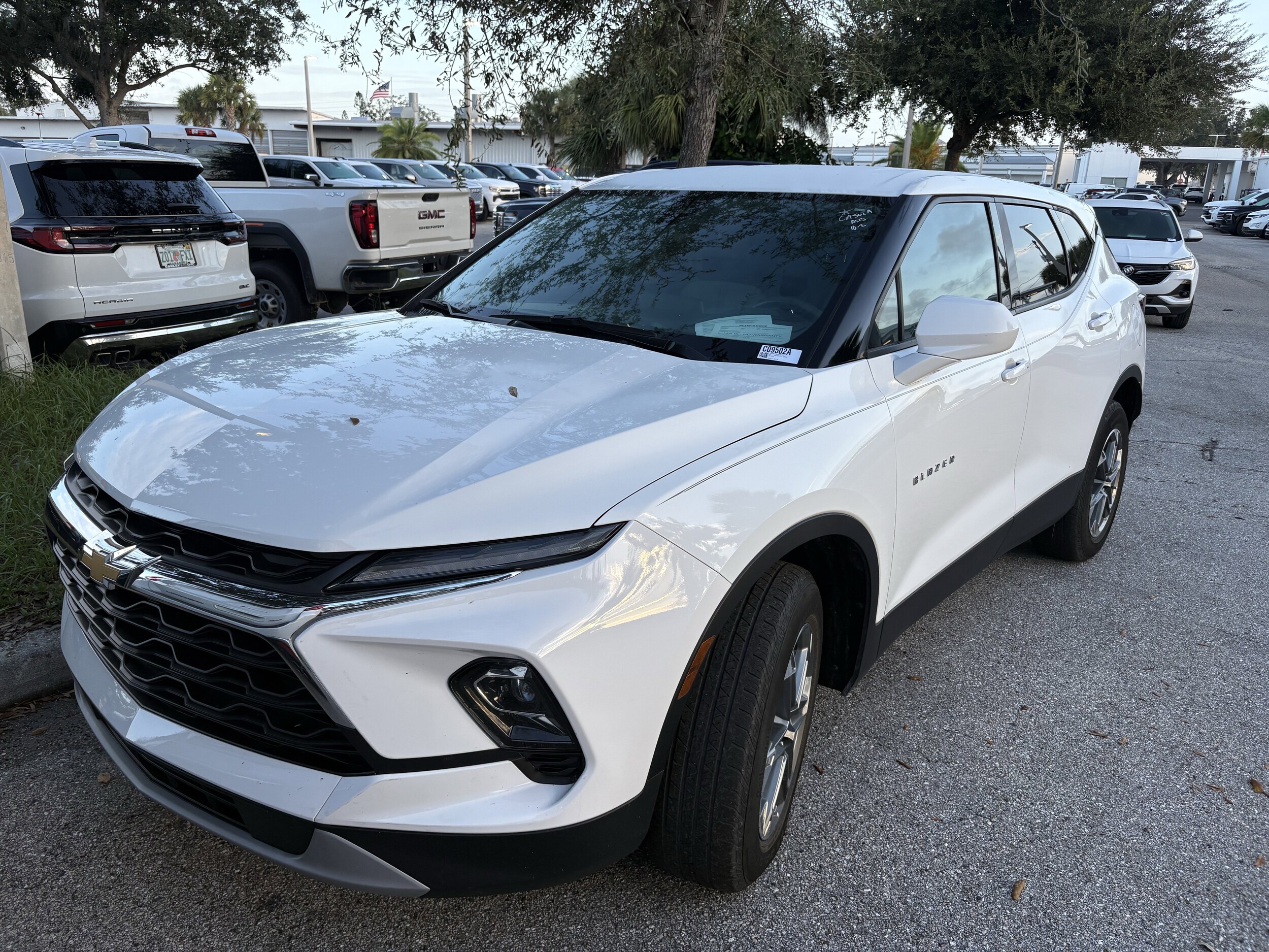 2023 Chevrolet Blazer 2LT photo 2