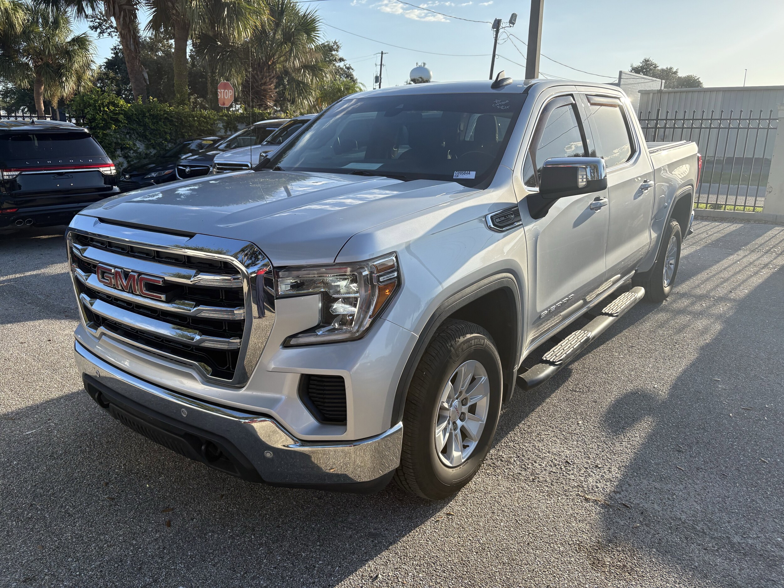2021 Gmc Sierra 1500 SLE photo 3