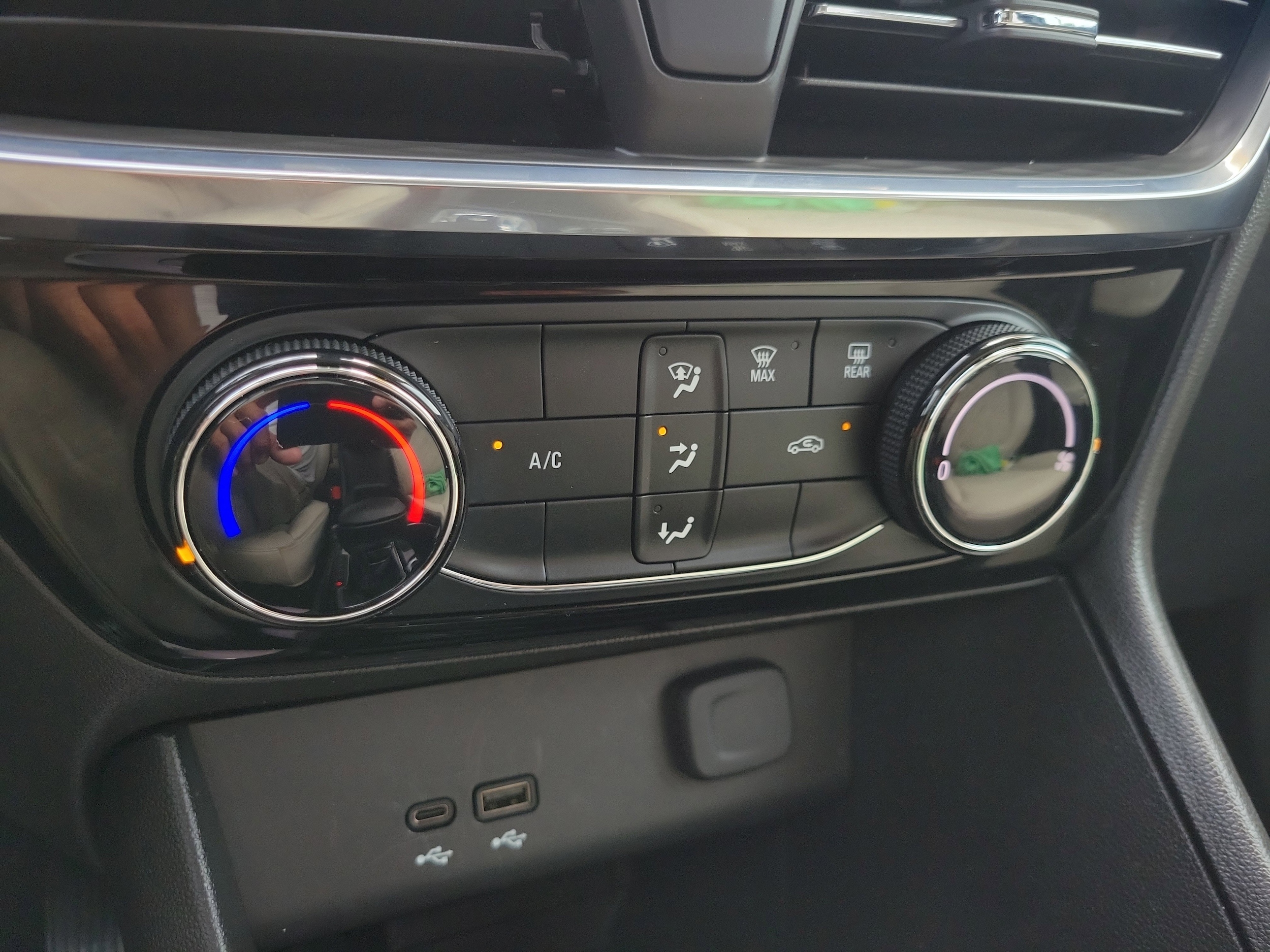 2024 Buick Encore GX Sport Touring - Photo 24
