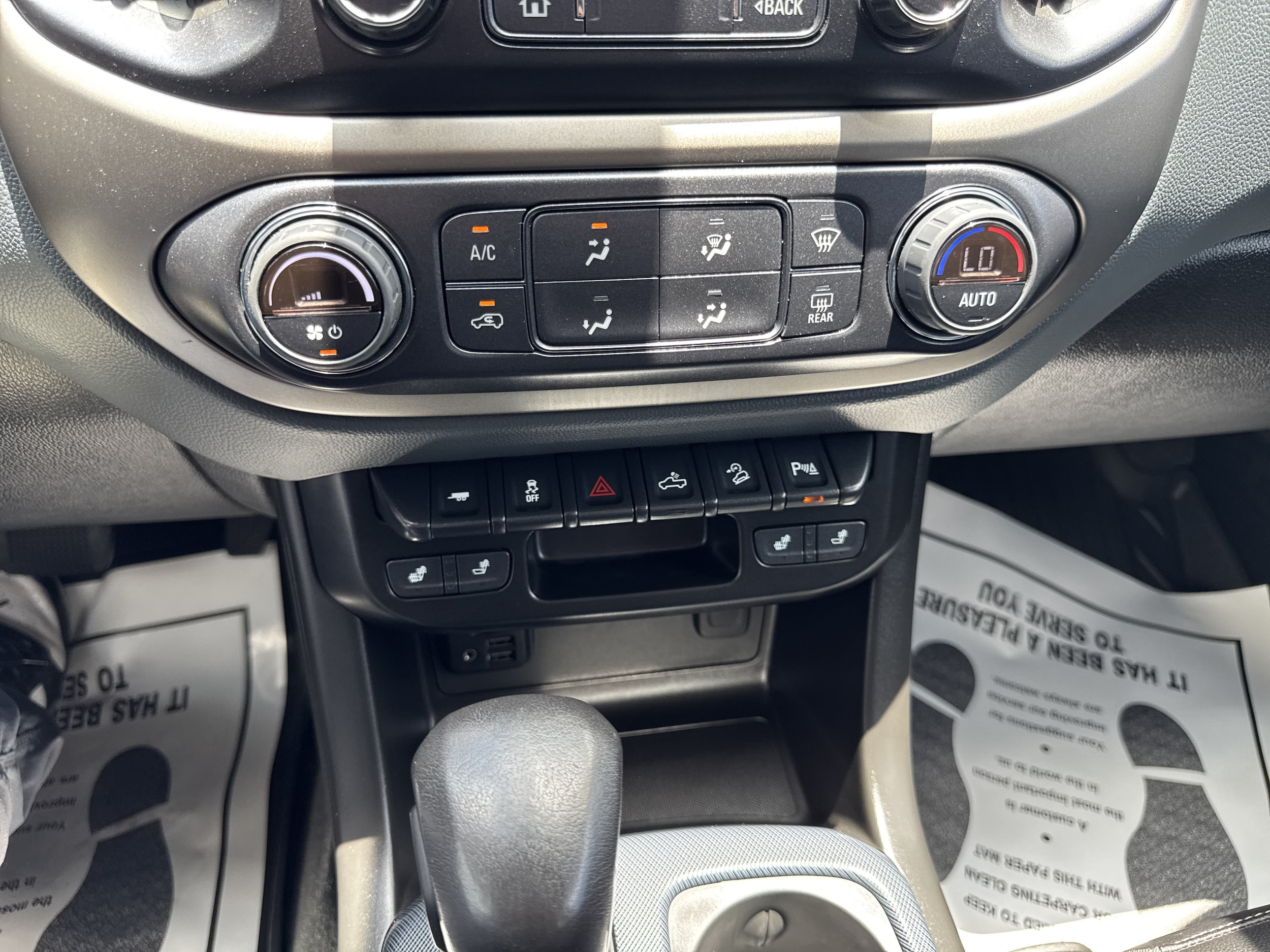 2022 Chevrolet Colorado Z71 - Photo 25