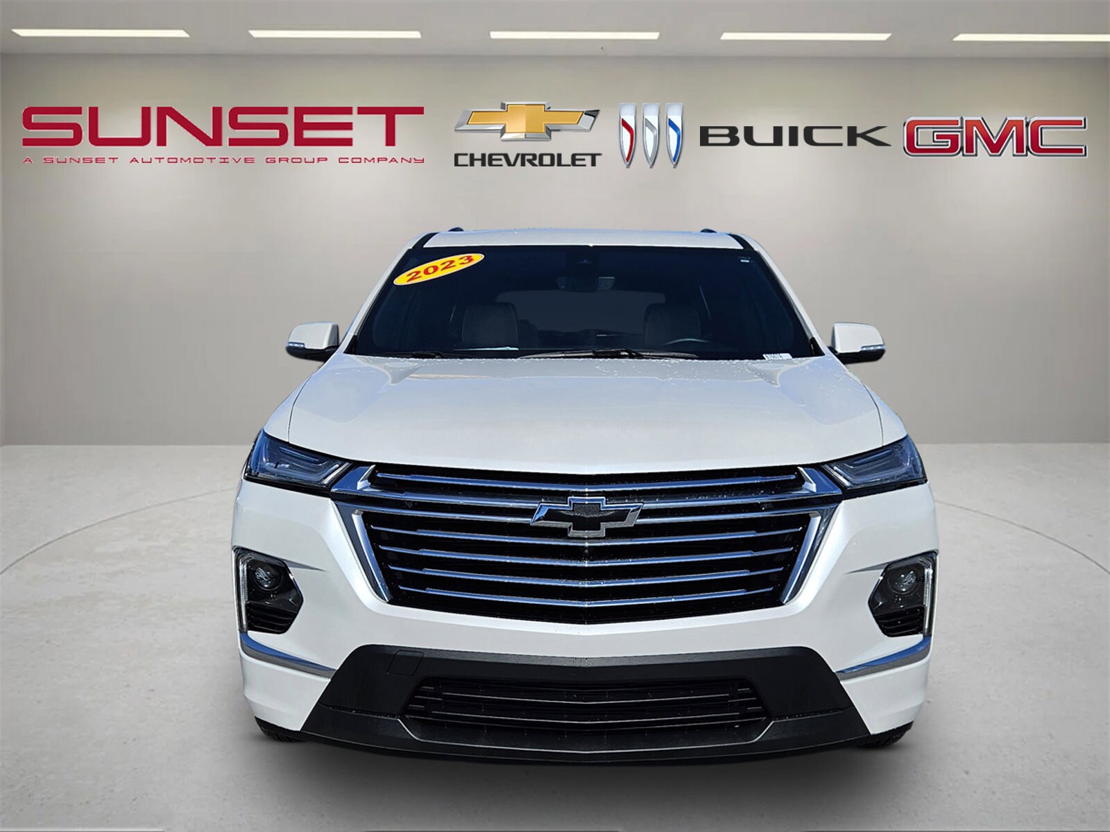 2023 Chevrolet Traverse Premier photo 2