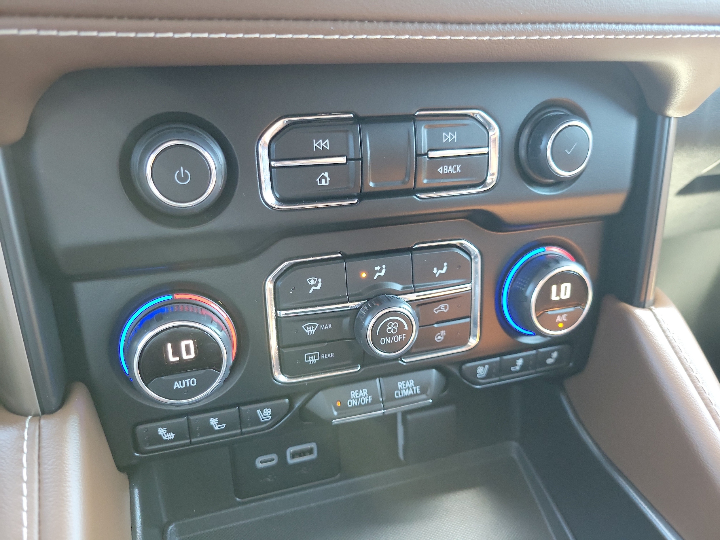 2024 Chevrolet Suburban High Country - Photo 26