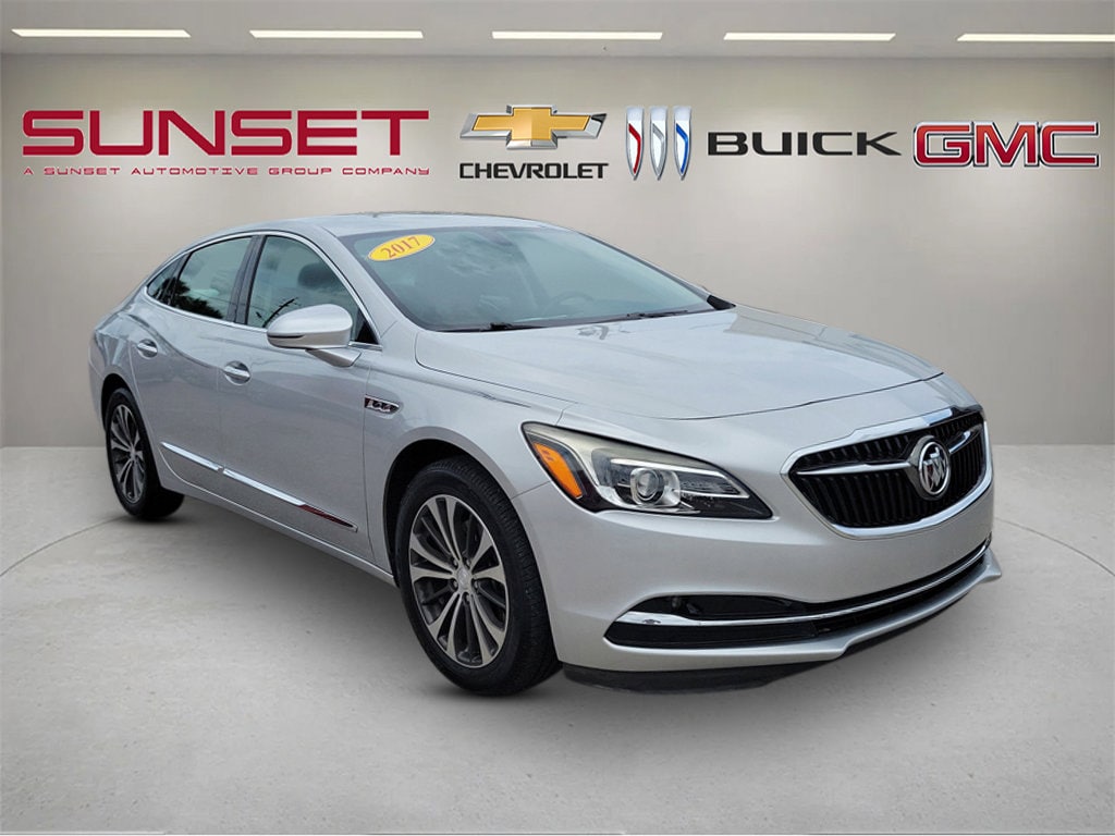 2017 Buick LaCrosse Essence's photo