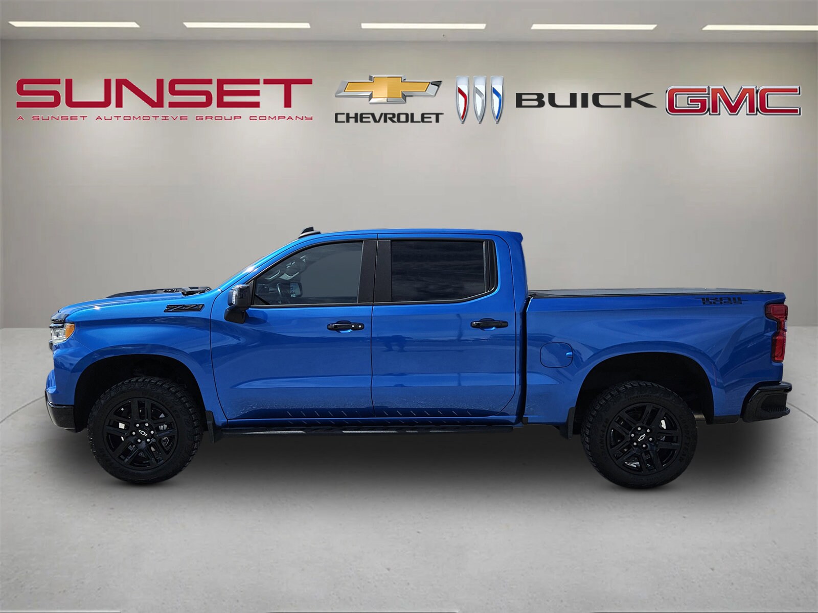 2022 Chevrolet Silverado 1500 LT Trail Boss photo 3