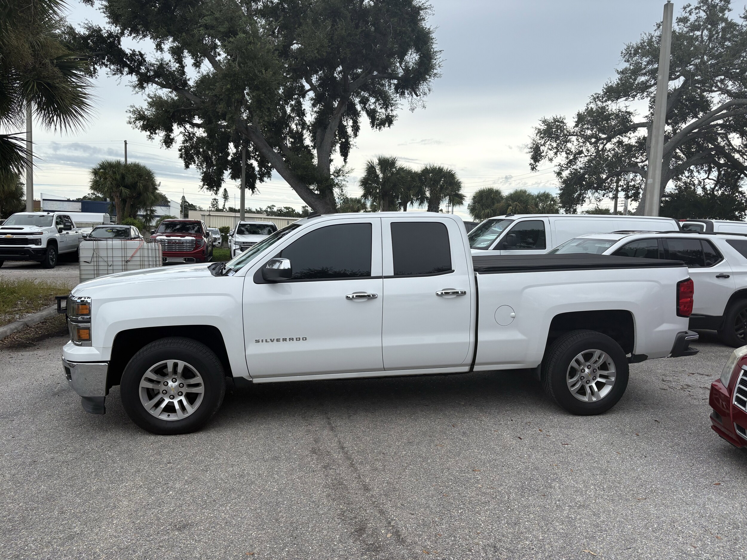2014 Chevrolet Silverado 1500 LT photo 4